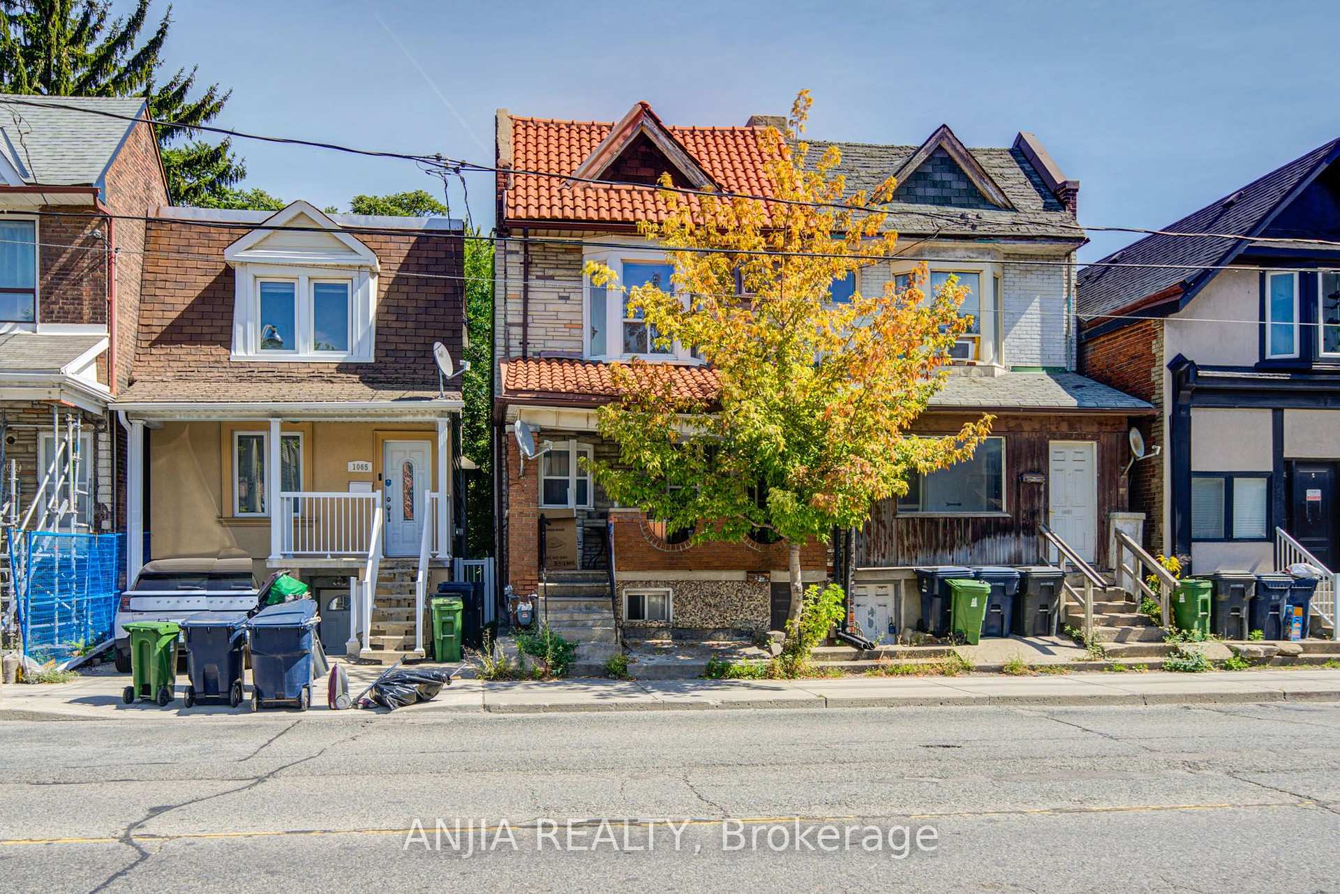 Photo of 1063 Dufferin Street