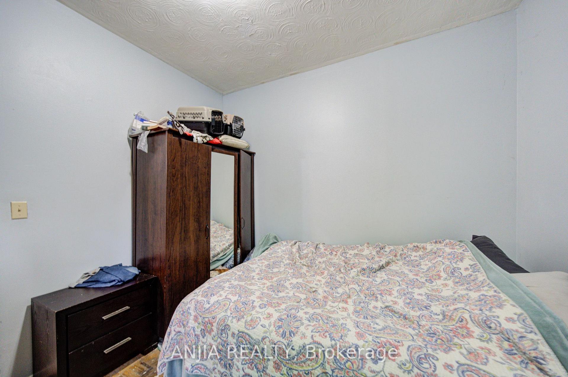 Photo 2 of 1063 Dufferin Street, Toronto, Dovercourt-Wallace Emerson-Junction — HOMEH