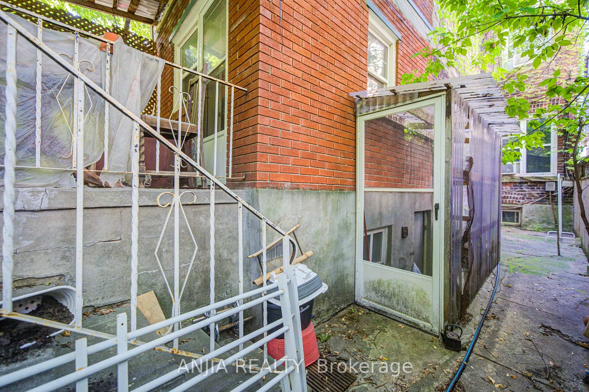Photo 14 of 1063 Dufferin Street, Toronto, Dovercourt-Wallace Emerson-Junction — HOMEH