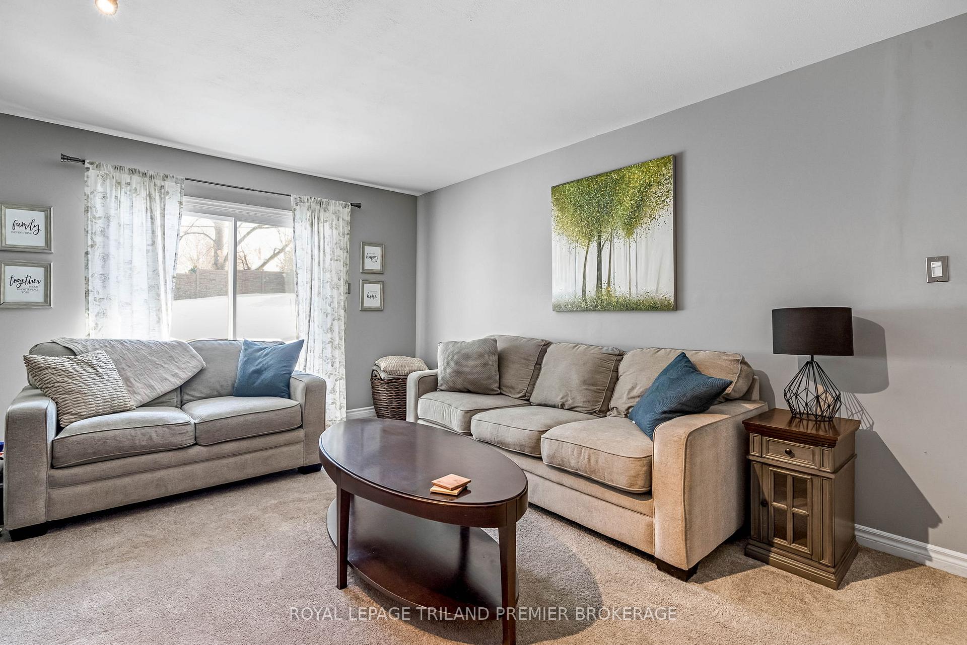 Photo 13 of 31 Foxcroft Crescent, London, South K — HOMEH