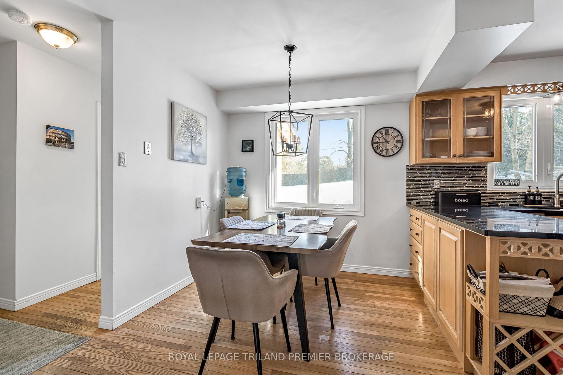 Photo 15 of 31 Foxcroft Crescent, London, South K — HOMEH