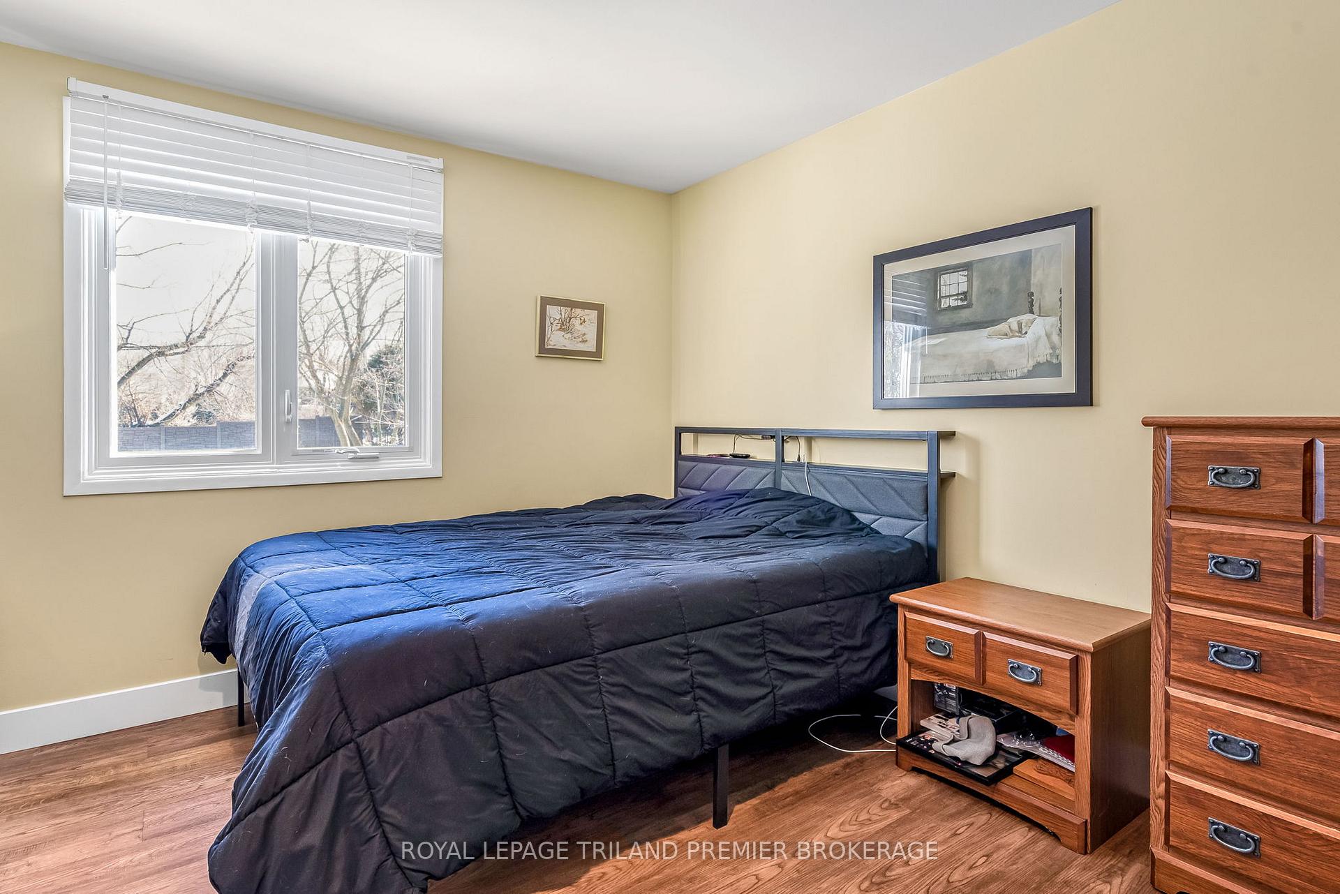 Photo 30 of 31 Foxcroft Crescent, London, South K — HOMEH
