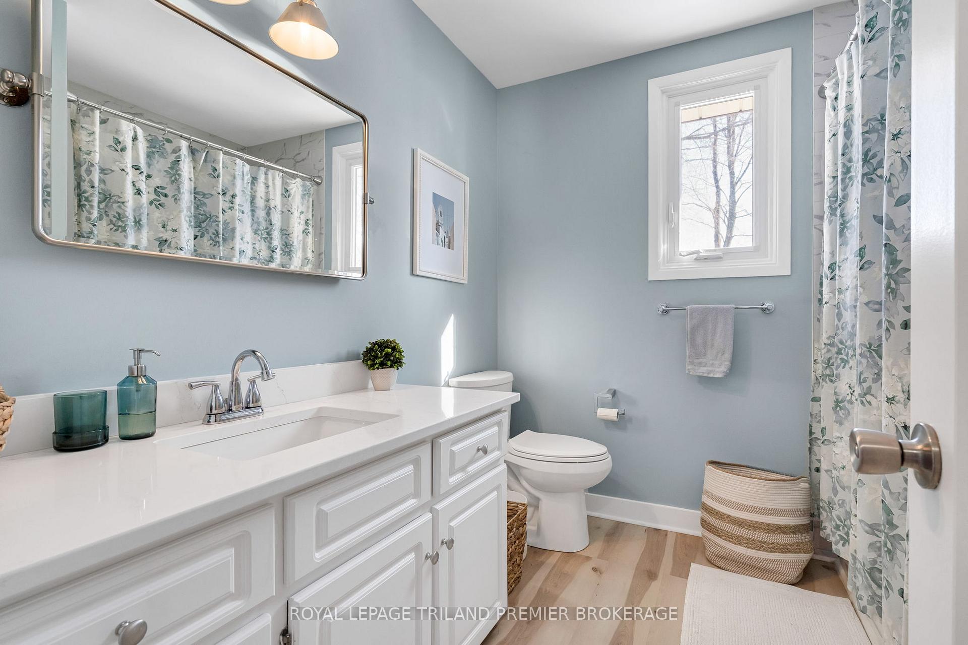 Photo 31 of 31 Foxcroft Crescent, London, South K — HOMEH
