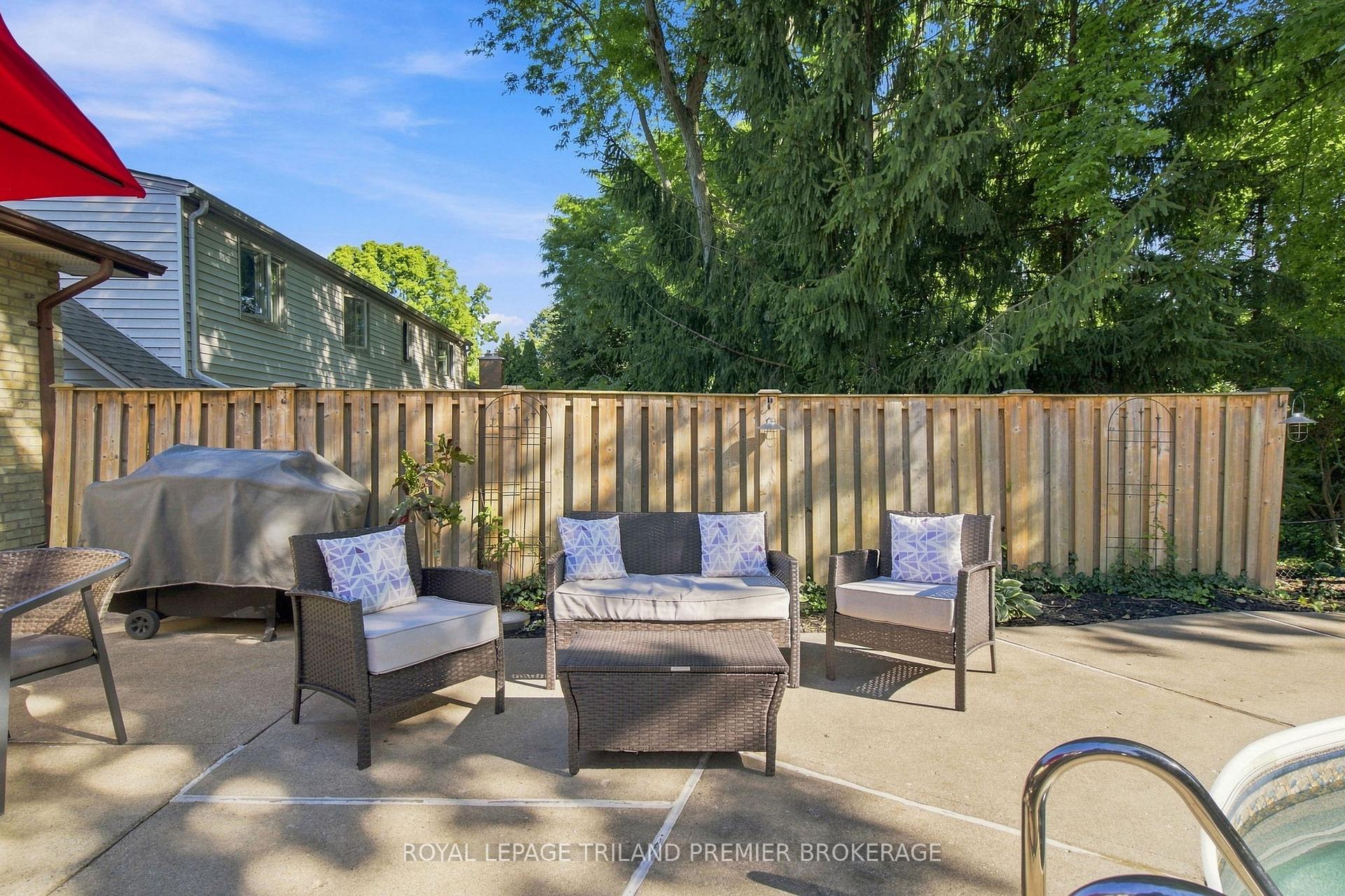 Photo 38 of 31 Foxcroft Crescent, London, South K — HOMEH