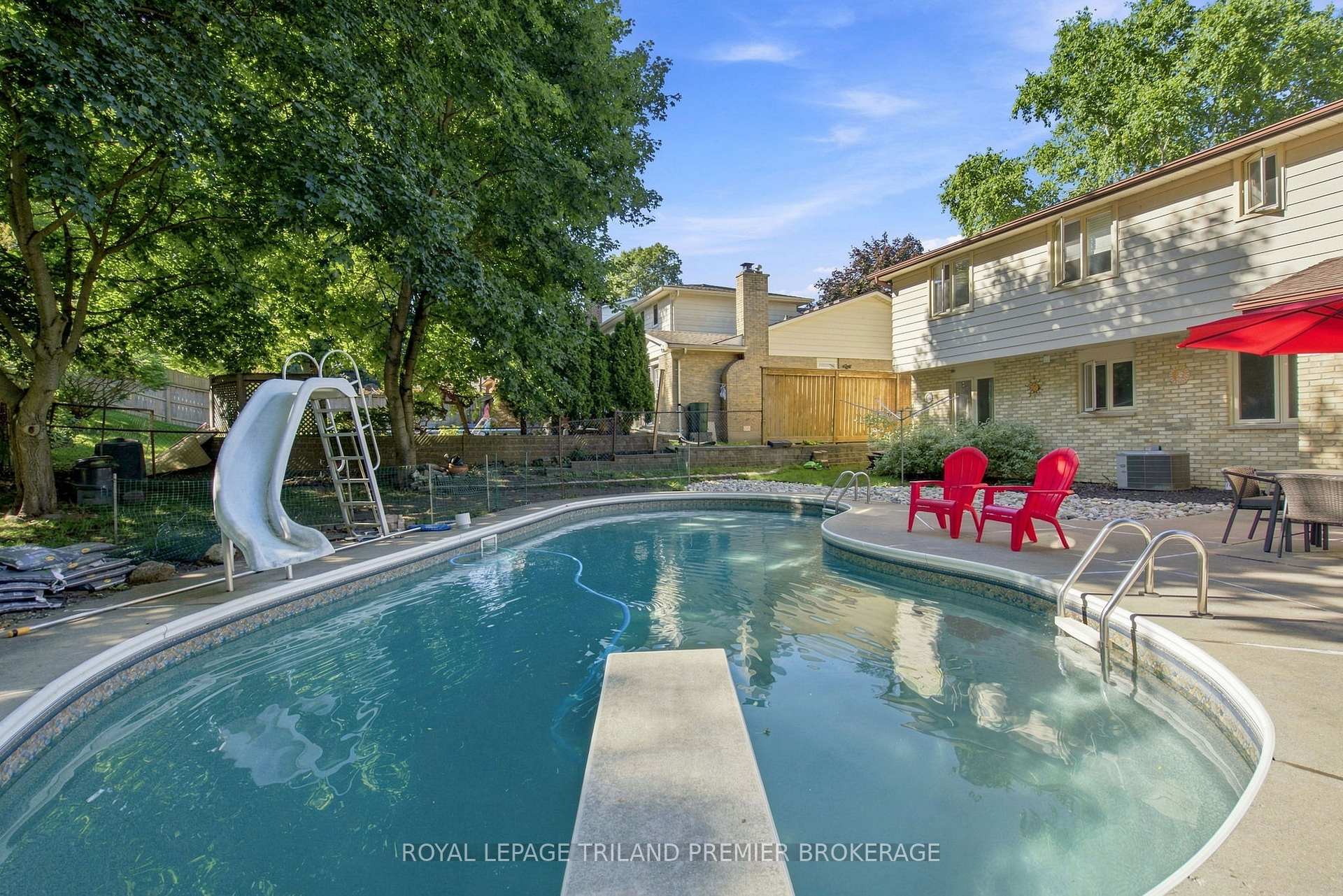 Photo 39 of 31 Foxcroft Crescent, London, South K — HOMEH