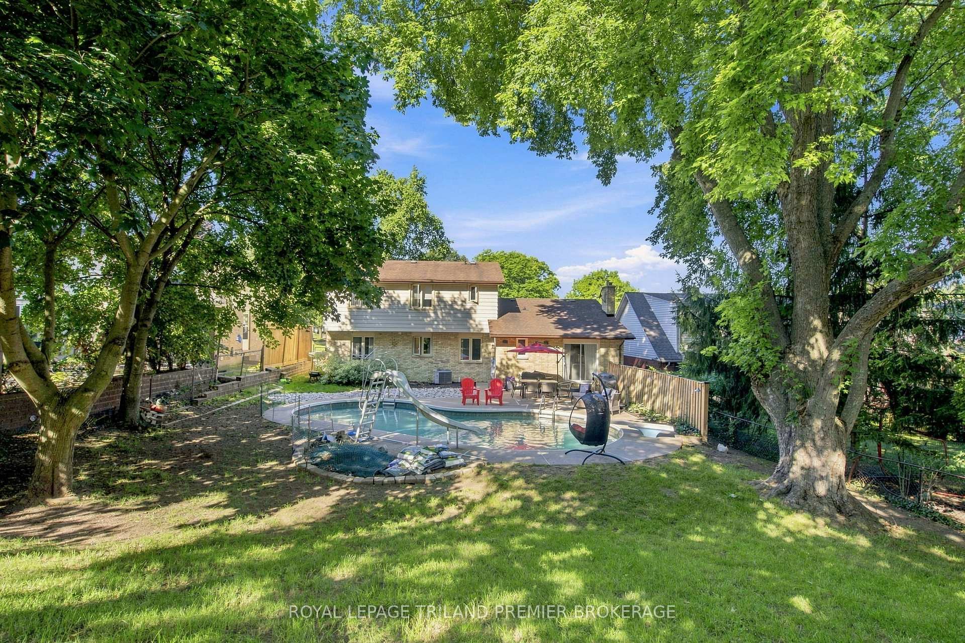 Photo 42 of 31 Foxcroft Crescent, London, South K — HOMEH