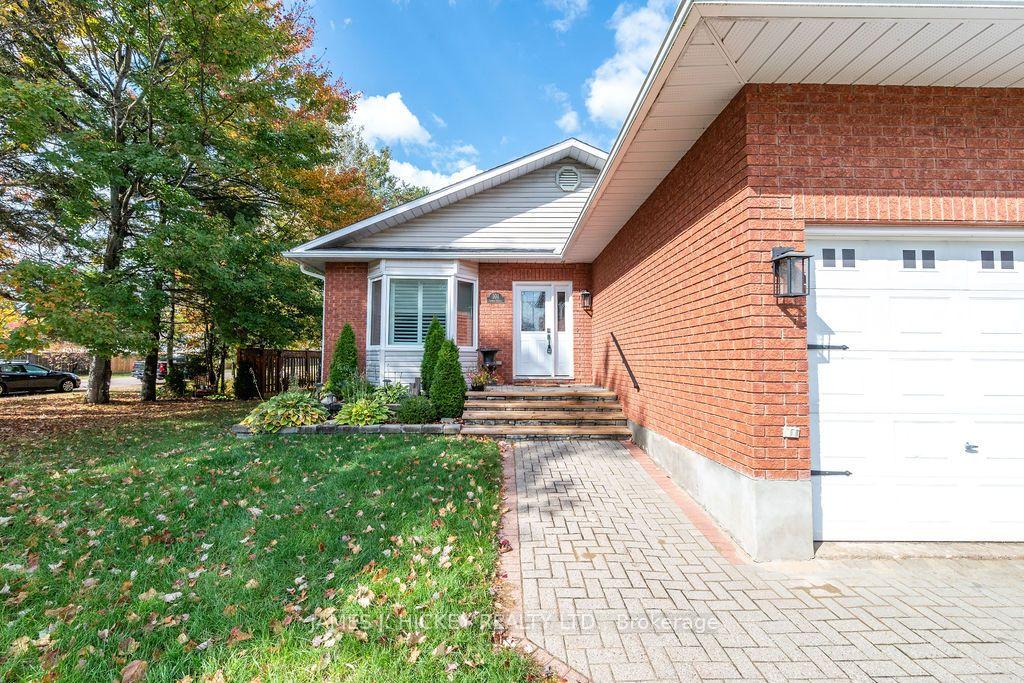 Photo 3 of 101 Thomas Street, Deep River, Deep River — HOMEH