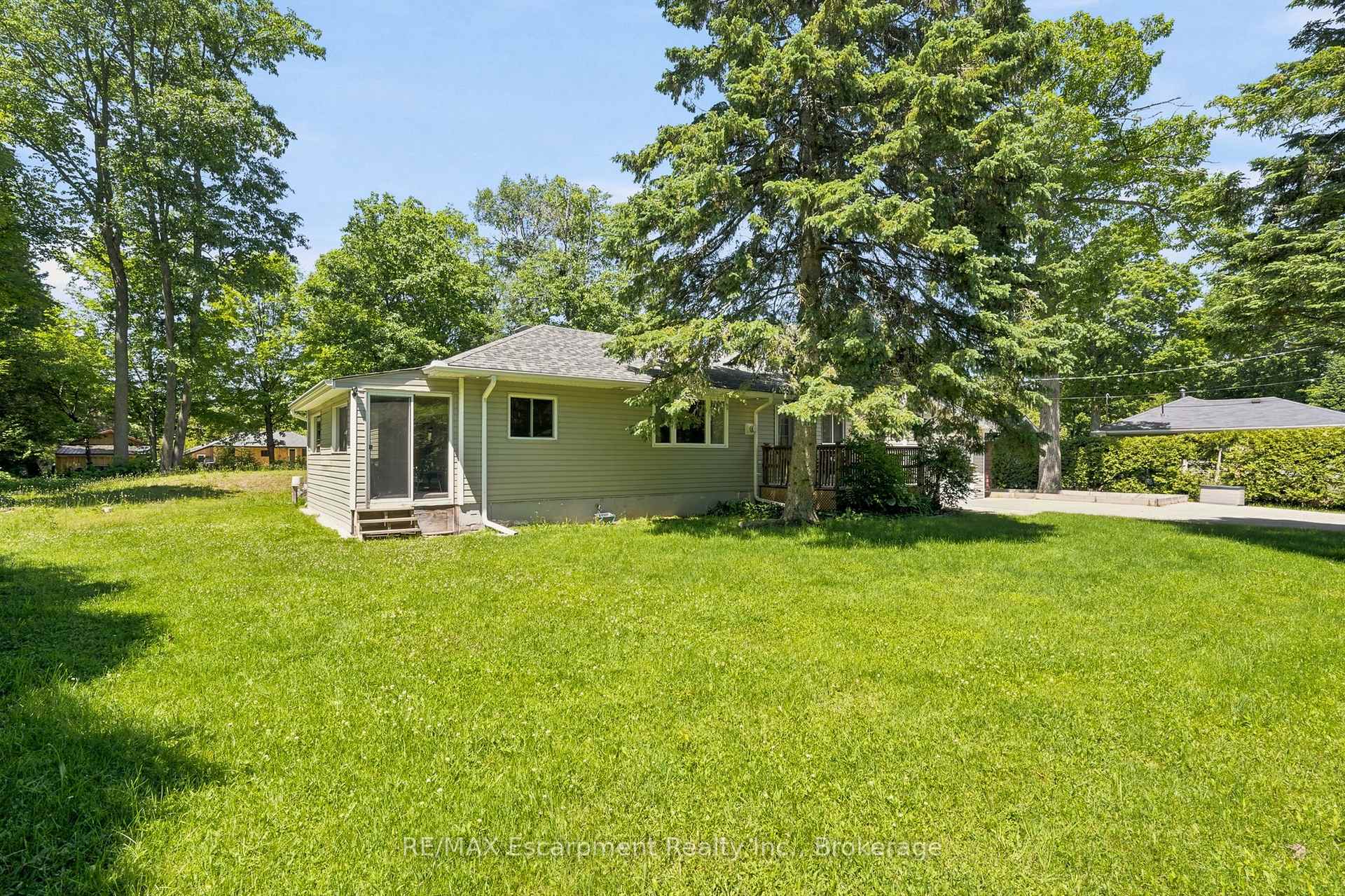 Photo 7 of 16 Hiawatha Road, Tiny, Rural Tiny — HOMEH