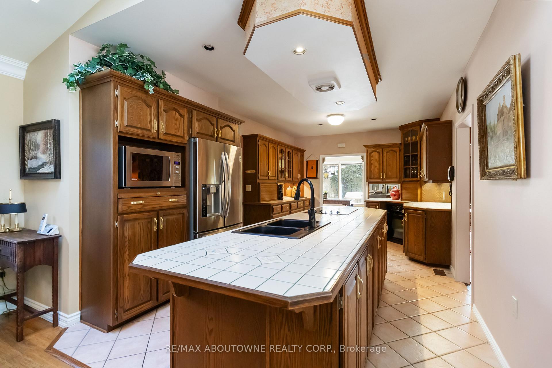 Photo 15 of 150 Cairncroft Road, Oakville, Morrison — HOMEH