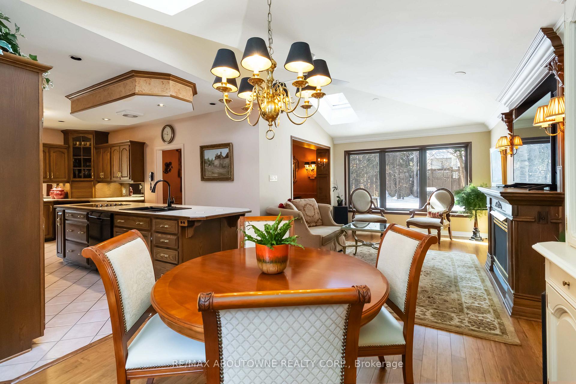 Photo 16 of 150 Cairncroft Road, Oakville, Morrison — HOMEH