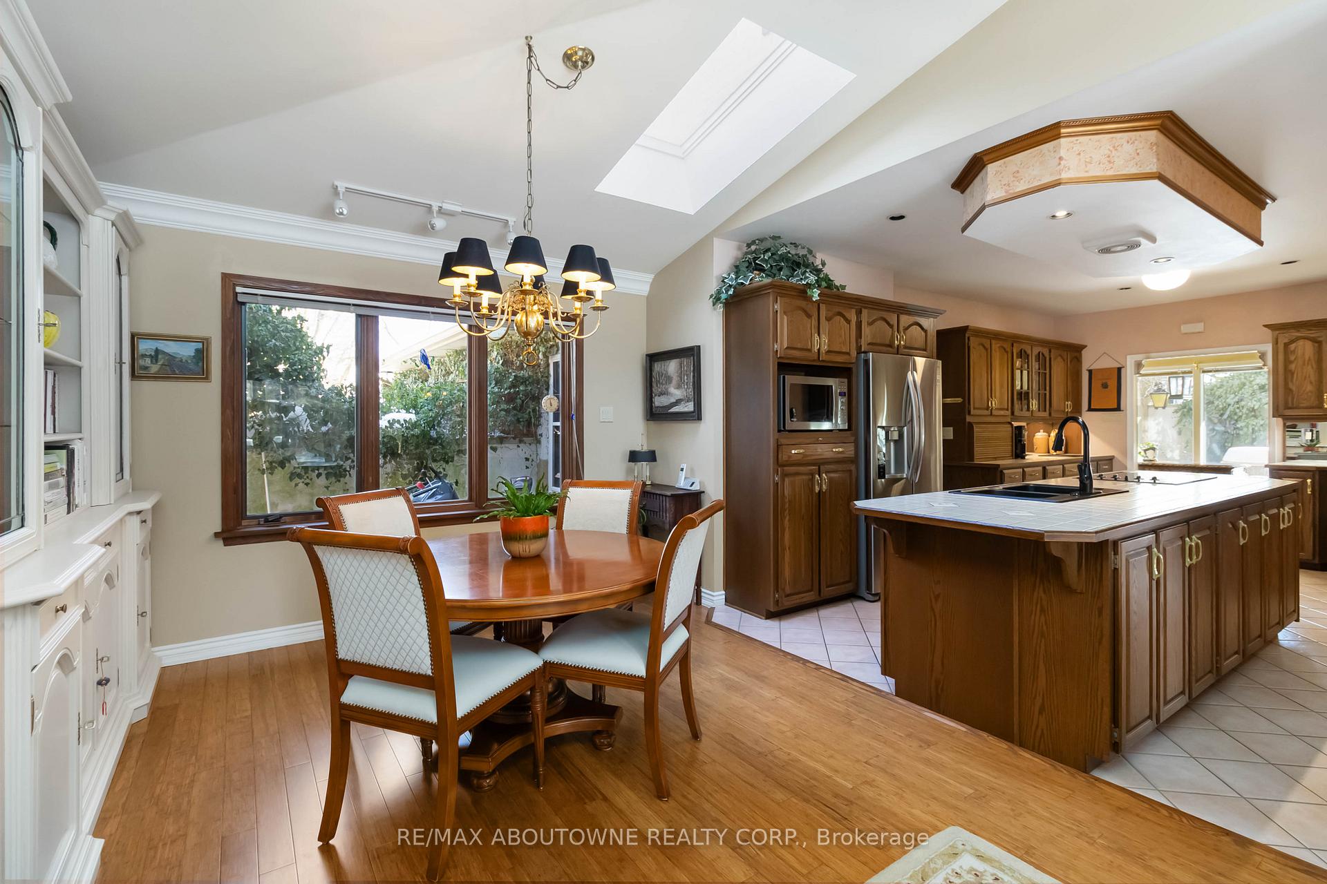 Photo 17 of 150 Cairncroft Road, Oakville, Morrison — HOMEH