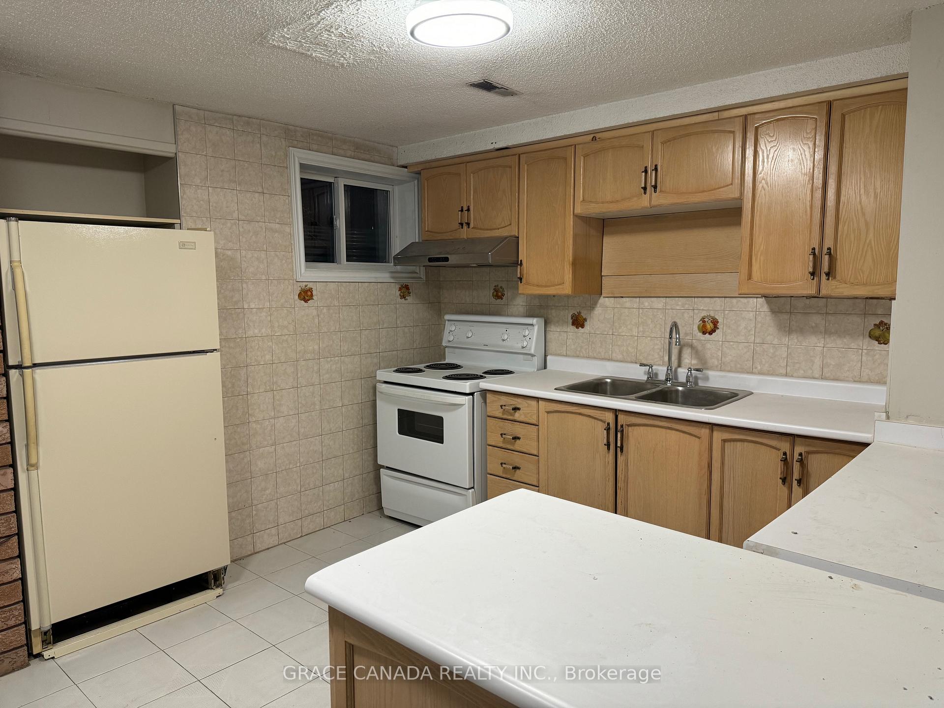 Photo 6 of Unit Lower, 162 Jackman Crescent, Vaughan, West Woodbridge — HOMEH