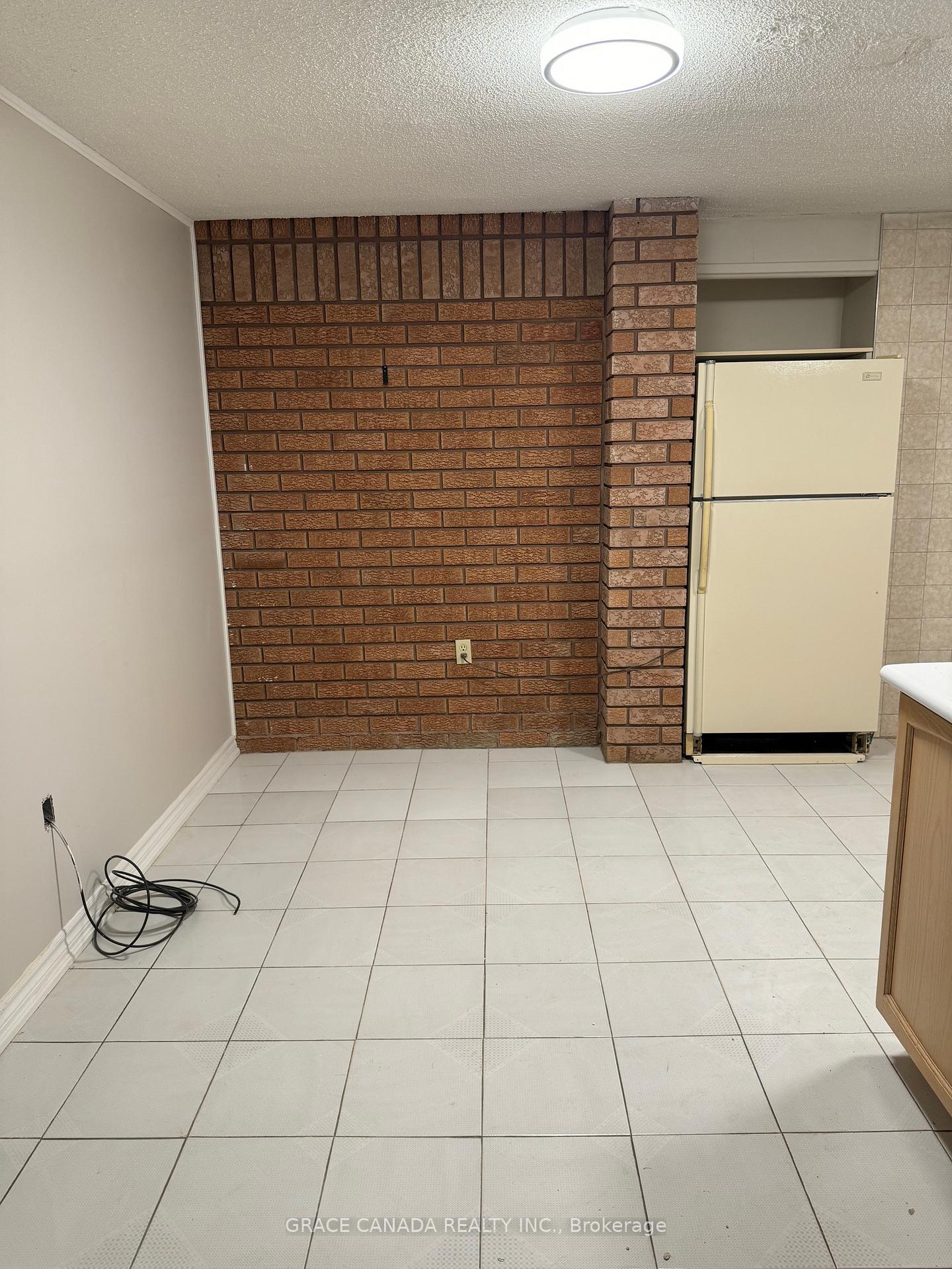 Photo 8 of Unit Lower, 162 Jackman Crescent, Vaughan, West Woodbridge — HOMEH