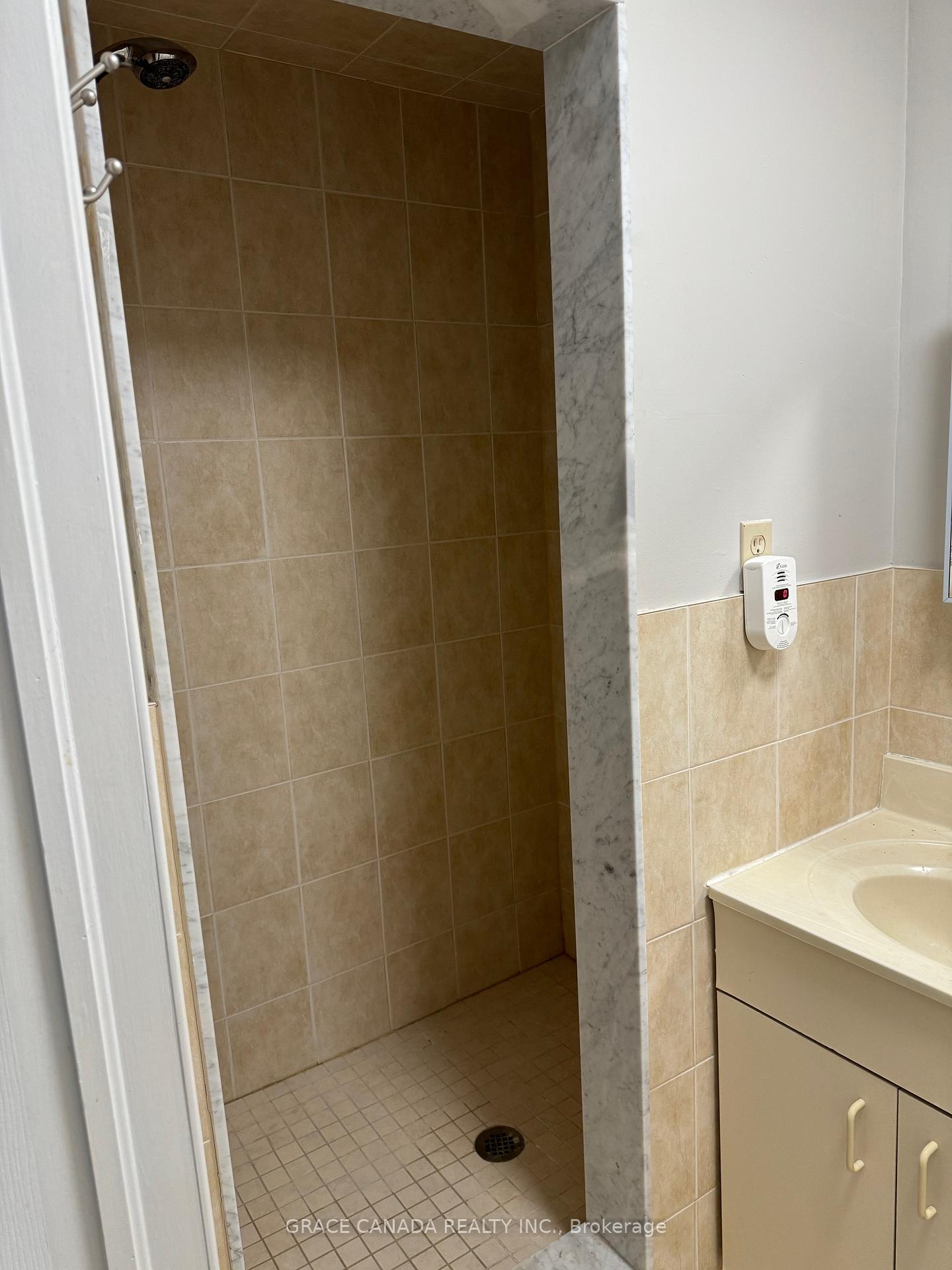Photo 10 of Unit Lower, 162 Jackman Crescent, Vaughan, West Woodbridge — HOMEH