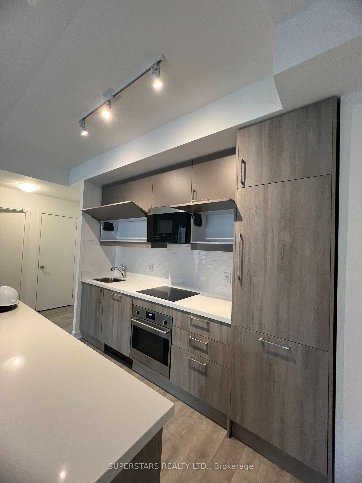 Photo 4 of Unit 833, 8119 Birchmount Road, Markham, Unionville — HOMEH