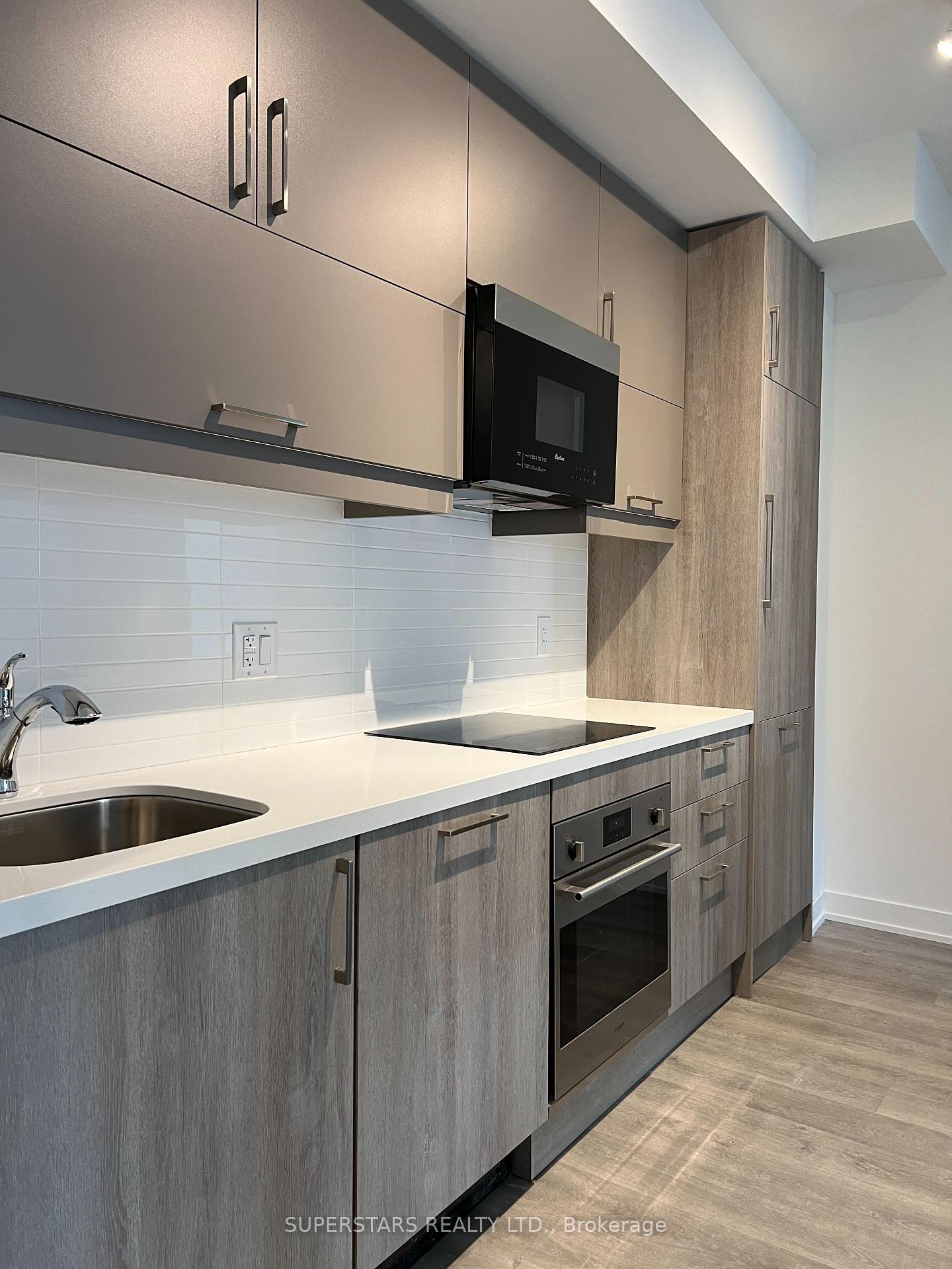 Photo 5 of Unit 833, 8119 Birchmount Road, Markham, Unionville — HOMEH