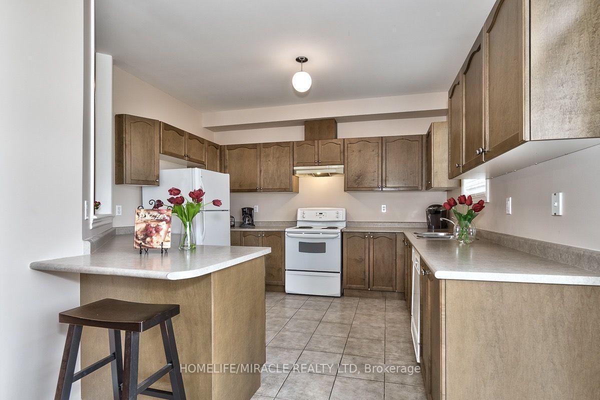 Photo 4 of 3 Ashdale Road, Brampton, Bram West — HOMEH