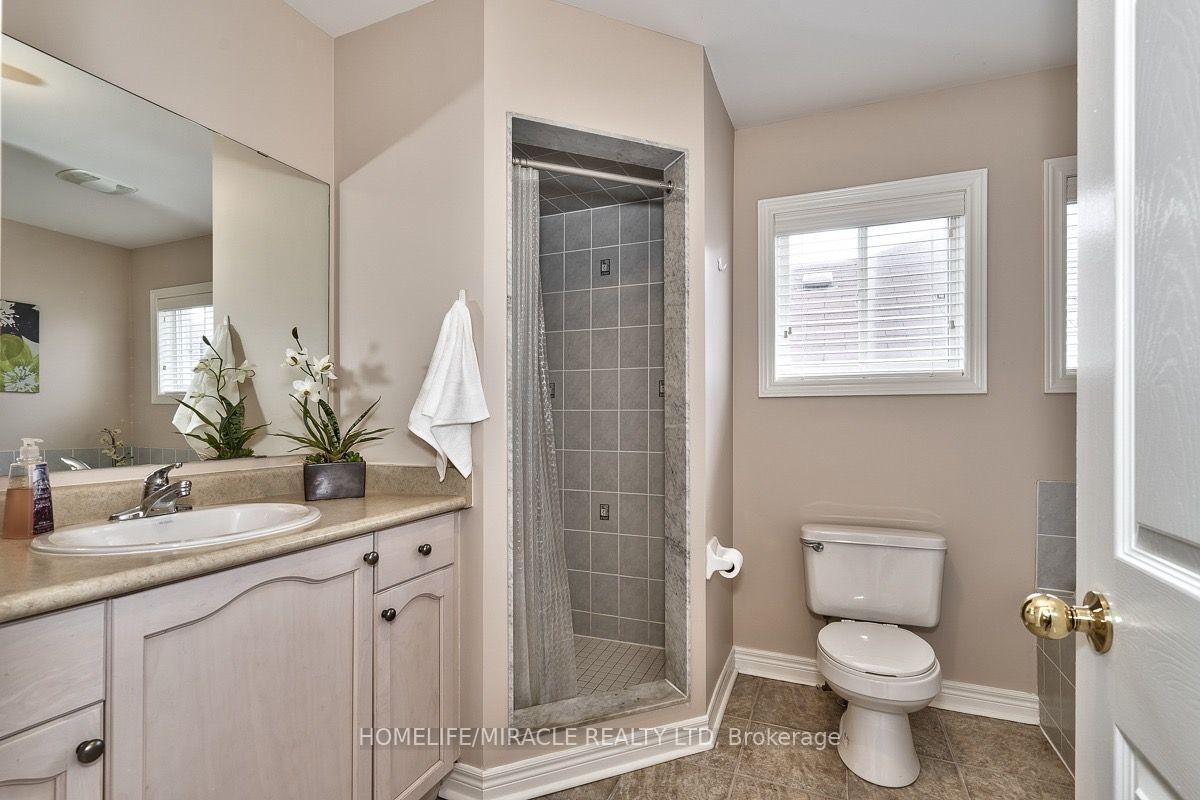 Photo 9 of 3 Ashdale Road, Brampton, Bram West — HOMEH