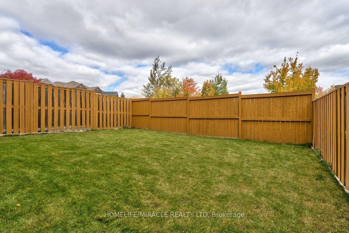 Photo 11 of 3 Ashdale Road, Brampton, Bram West — HOMEH