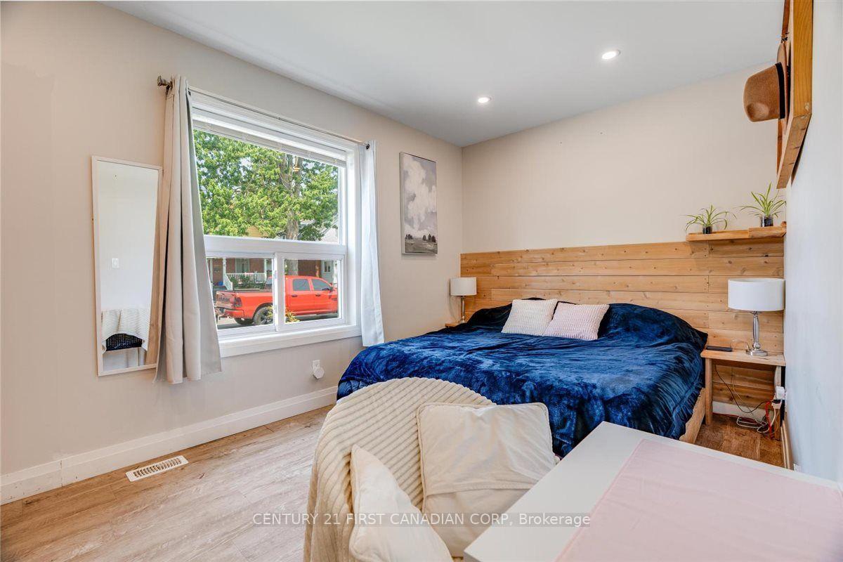 Photo 4 of 1025 King Street, London, East M — HOMEH