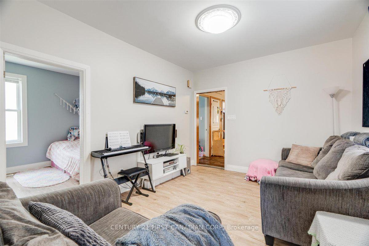 Photo 8 of 1025 King Street, London, East M — HOMEH