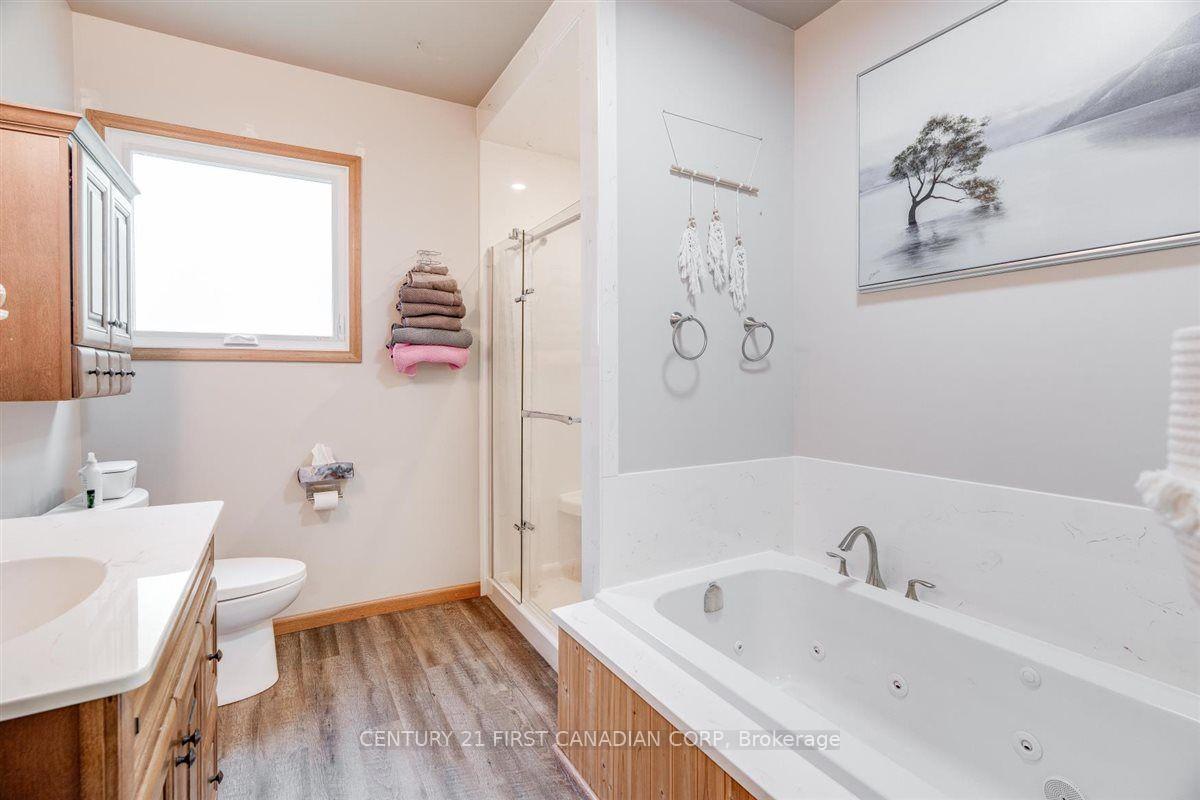Photo 12 of 1025 King Street, London, East M — HOMEH