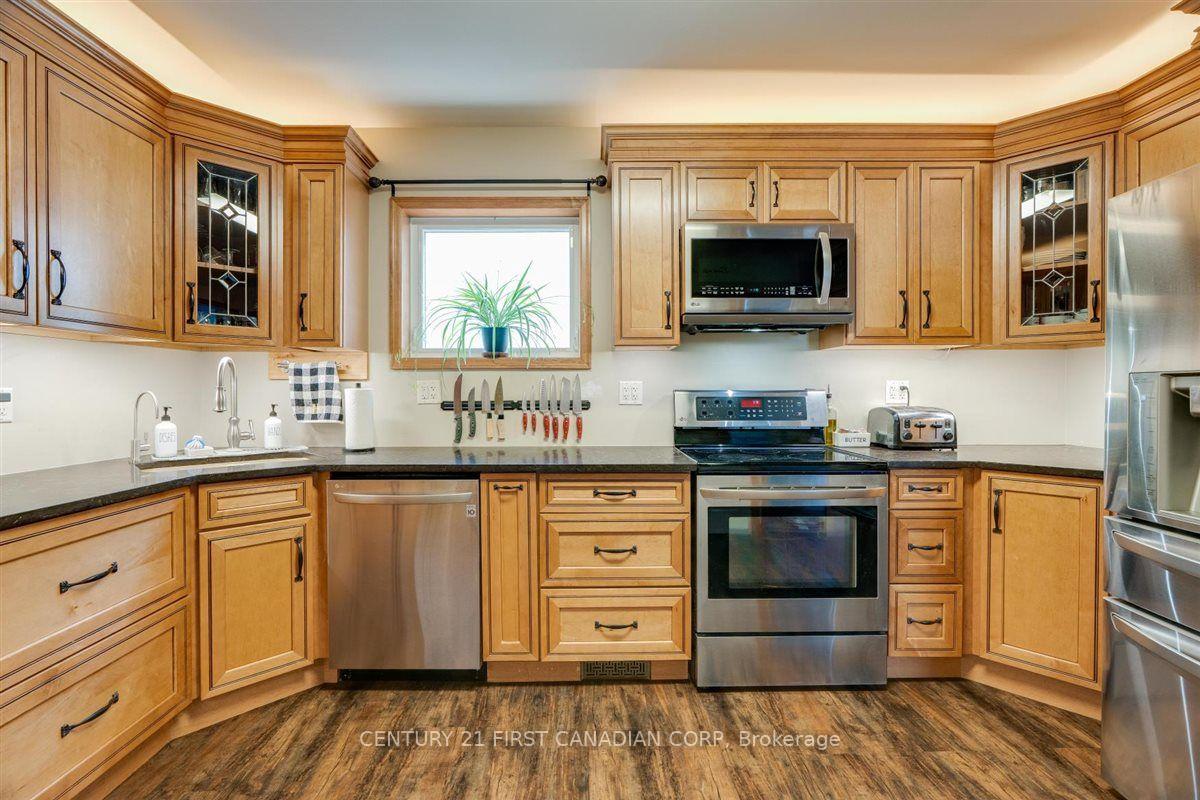 Photo 16 of 1025 King Street, London, East M — HOMEH