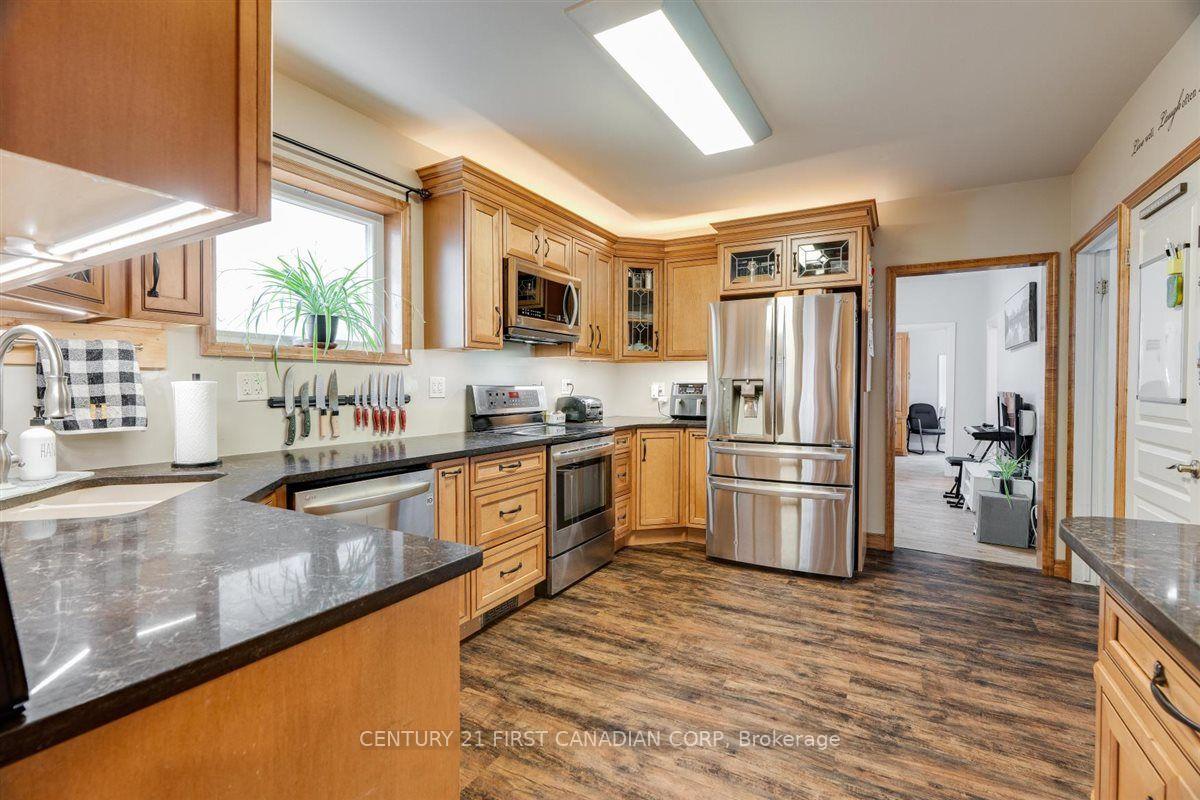Photo 17 of 1025 King Street, London, East M — HOMEH