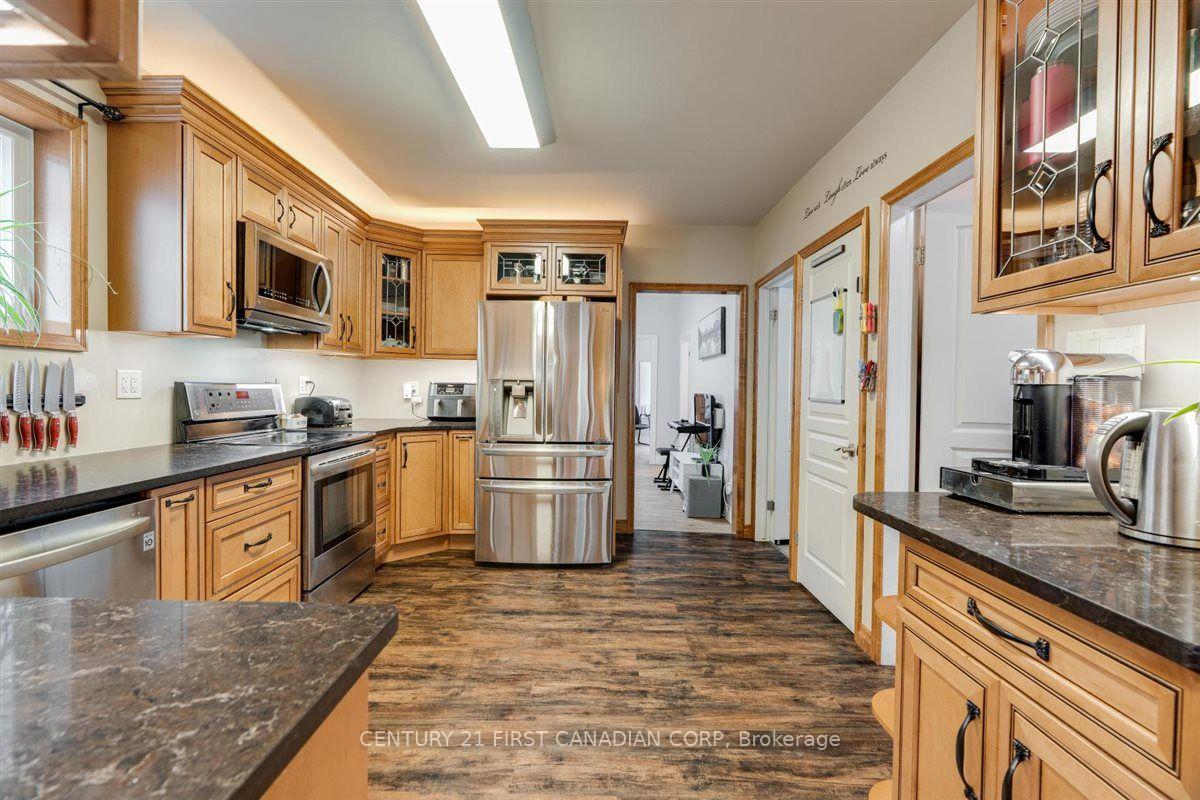 Photo 18 of 1025 King Street, London, East M — HOMEH