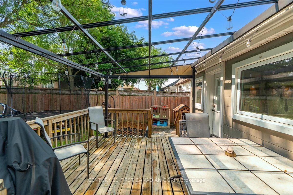 Photo 33 of 1025 King Street, London, East M — HOMEH