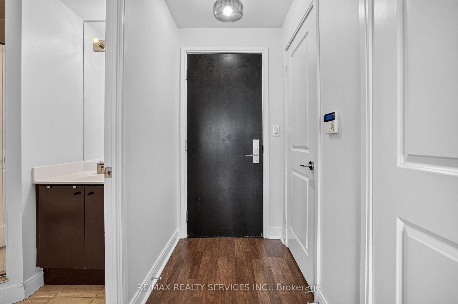 Photo 6 of Unit 4403, 60 Absolute Avenue, Mississauga, City Centre — HOMEH