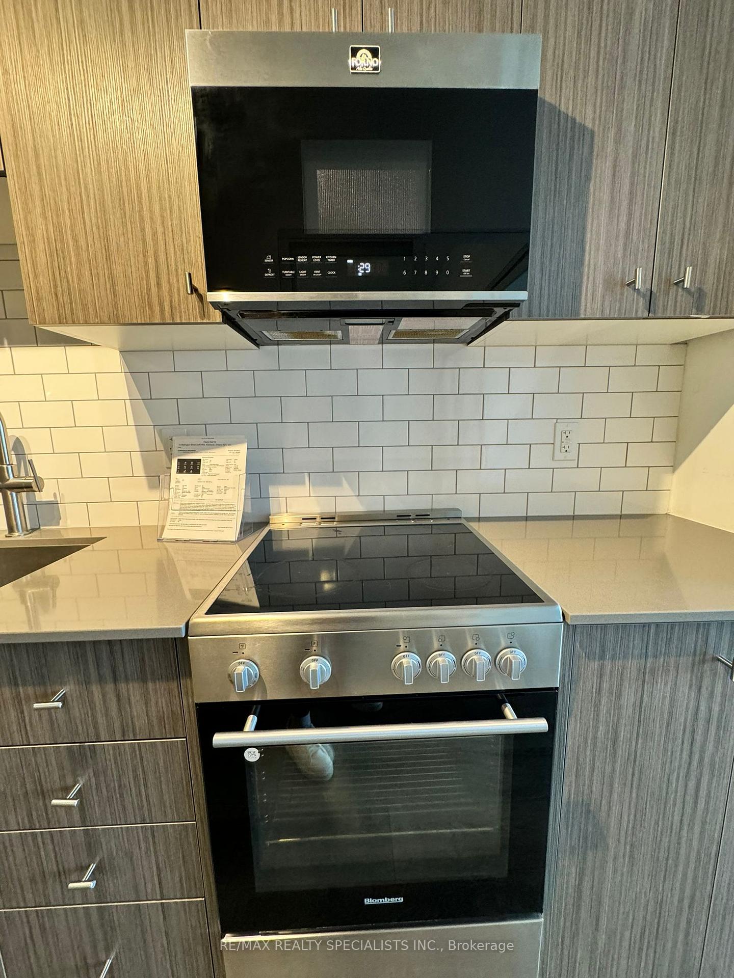 Photo 3 of Unit 405, 15 Wellington Street, Waterloo, KW Hospital — HOMEH