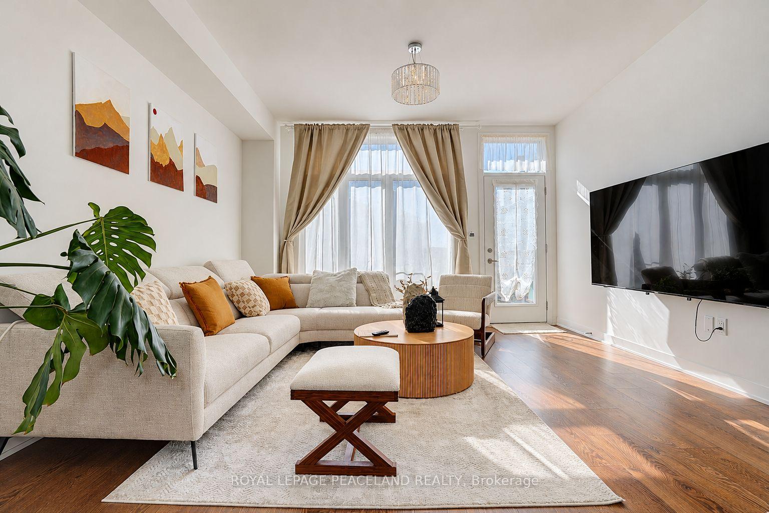 Photo 20 of 127 Green Gardens Boulevard, Toronto, Englemount-Lawrence — HOMEH