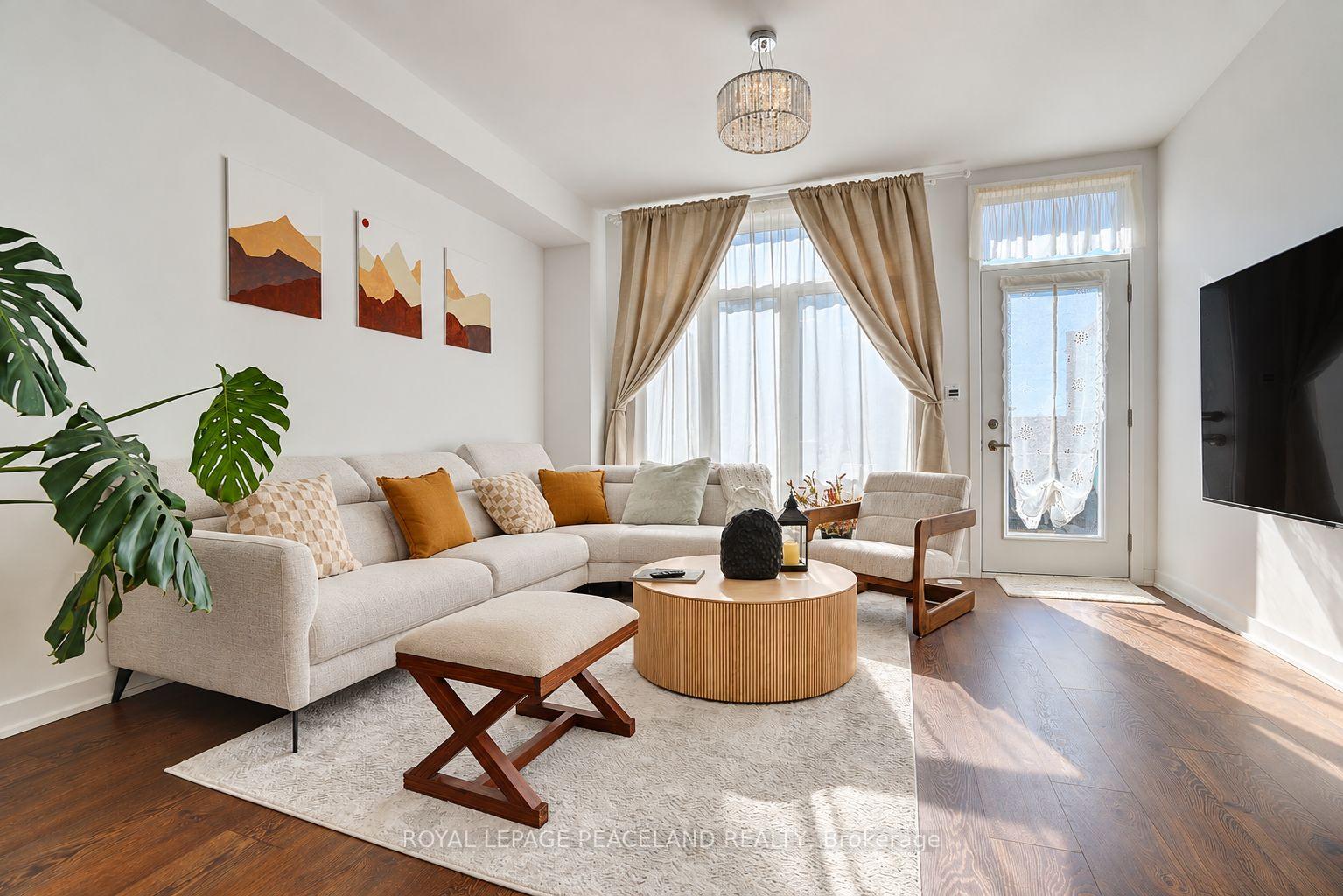 Photo 22 of 127 Green Gardens Boulevard, Toronto, Englemount-Lawrence — HOMEH