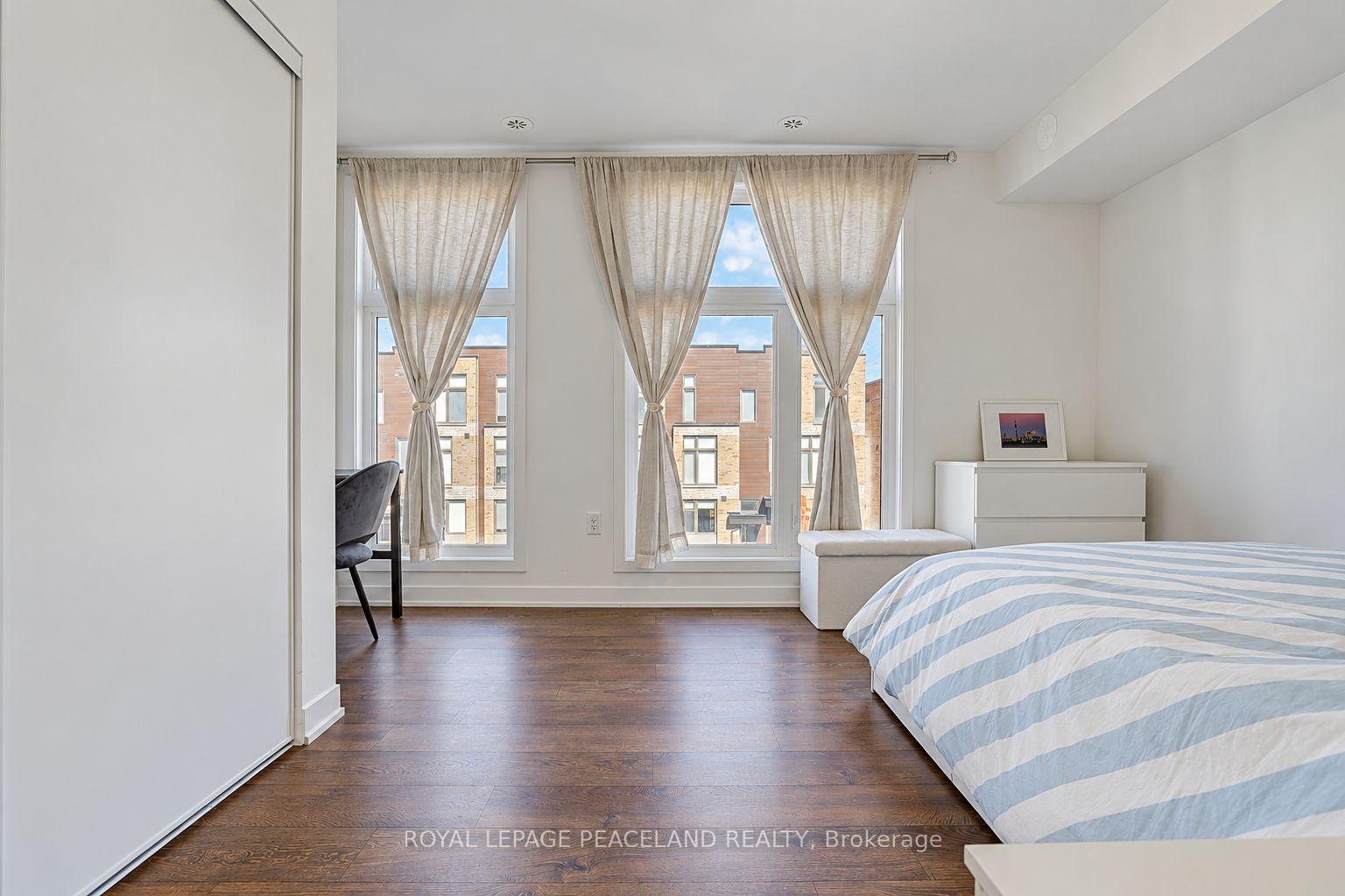 Photo 29 of 127 Green Gardens Boulevard, Toronto, Englemount-Lawrence — HOMEH