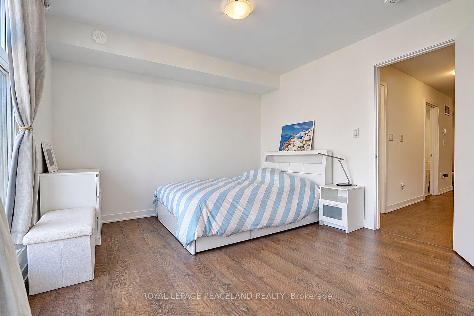 Photo 30 of 127 Green Gardens Boulevard, Toronto, Englemount-Lawrence — HOMEH