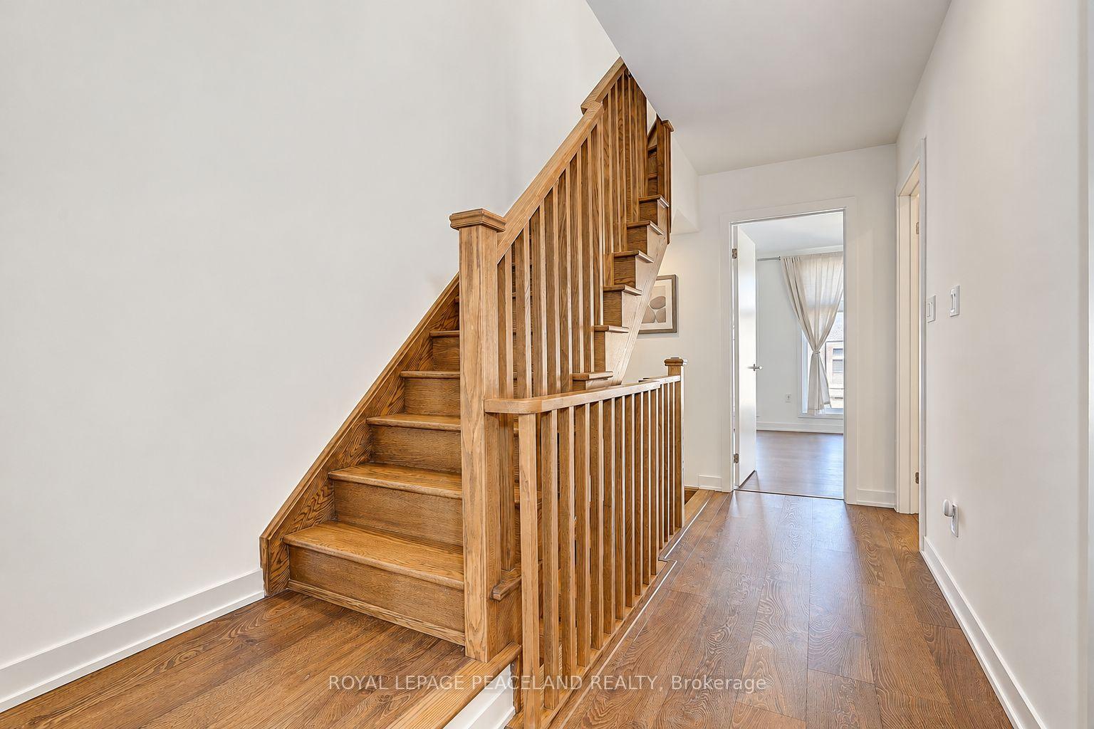 Photo 35 of 127 Green Gardens Boulevard, Toronto, Englemount-Lawrence — HOMEH