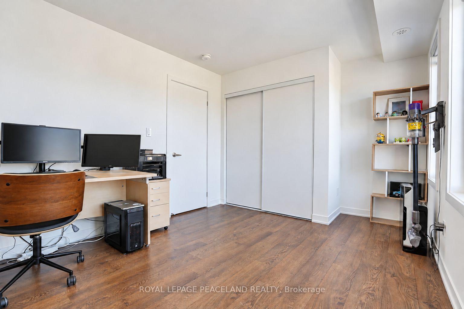 Photo 47 of 127 Green Gardens Boulevard, Toronto, Englemount-Lawrence — HOMEH
