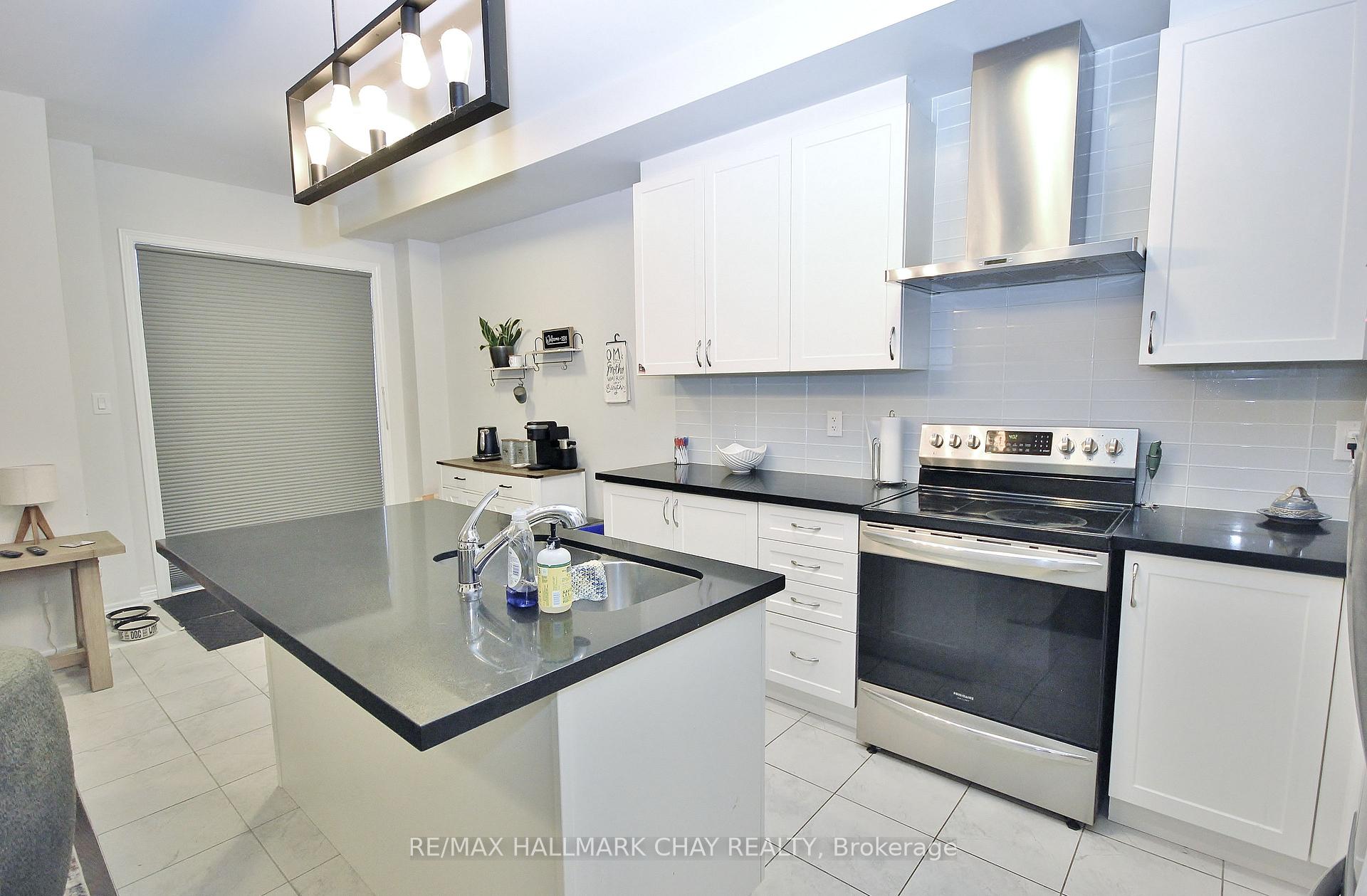 Photo 6 of 1319 Lawson Street, Innisfil, Alcona — HOMEH