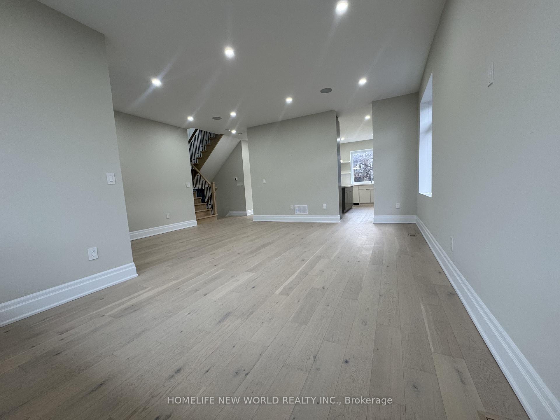 Photo 16 of 150 Viewmount Avenue, Toronto, Englemount-Lawrence — HOMEH