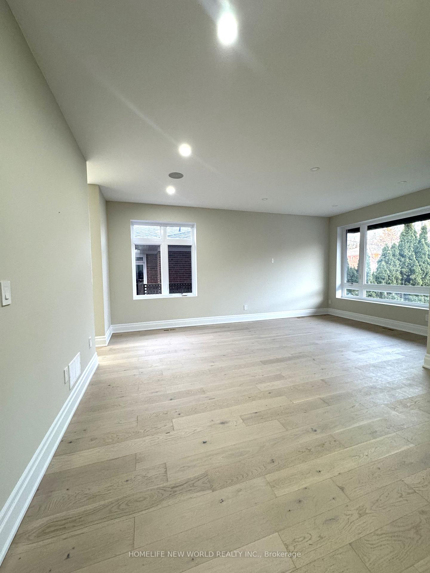Photo 18 of 150 Viewmount Avenue, Toronto, Englemount-Lawrence — HOMEH