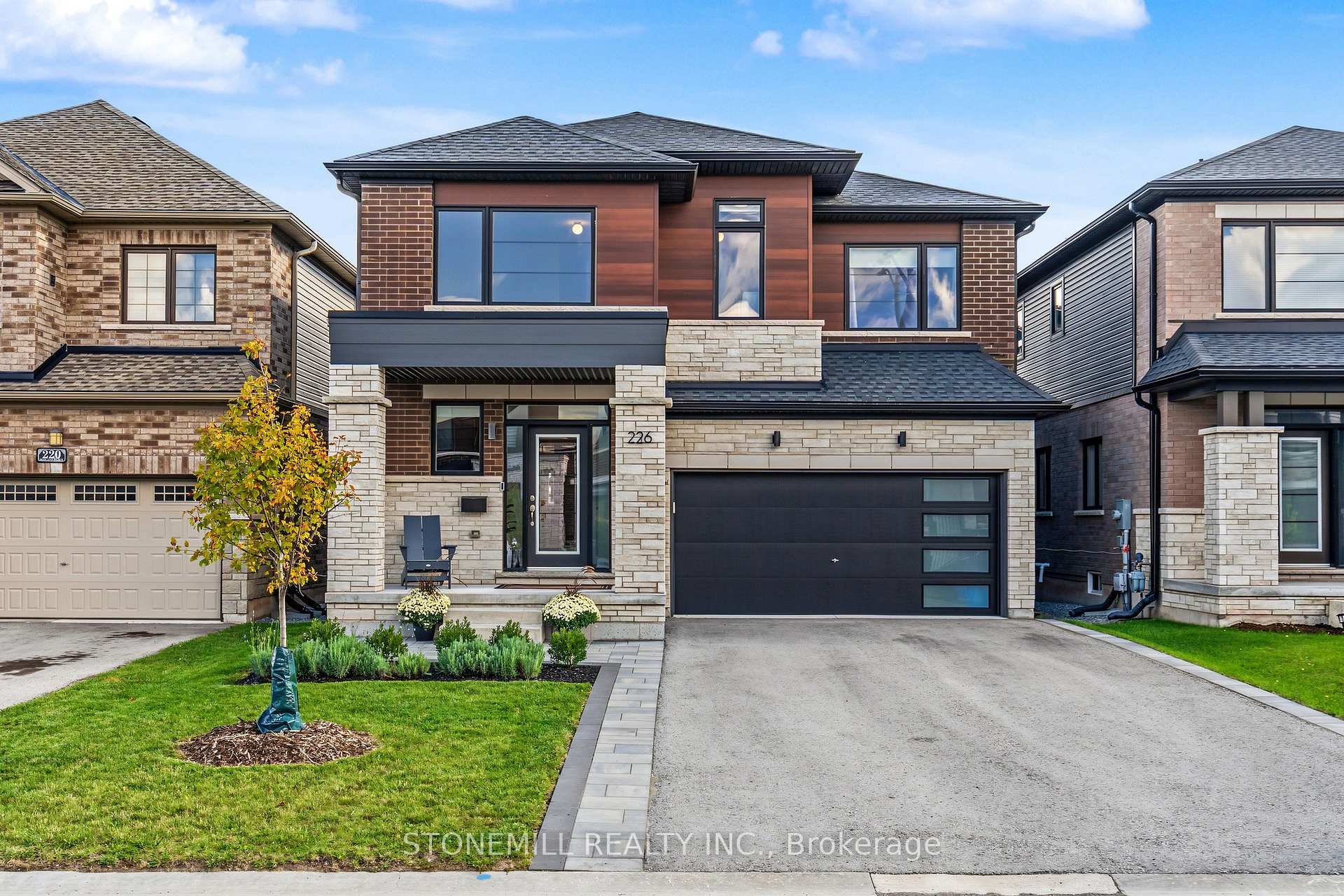 Photo of 226 Midland Place