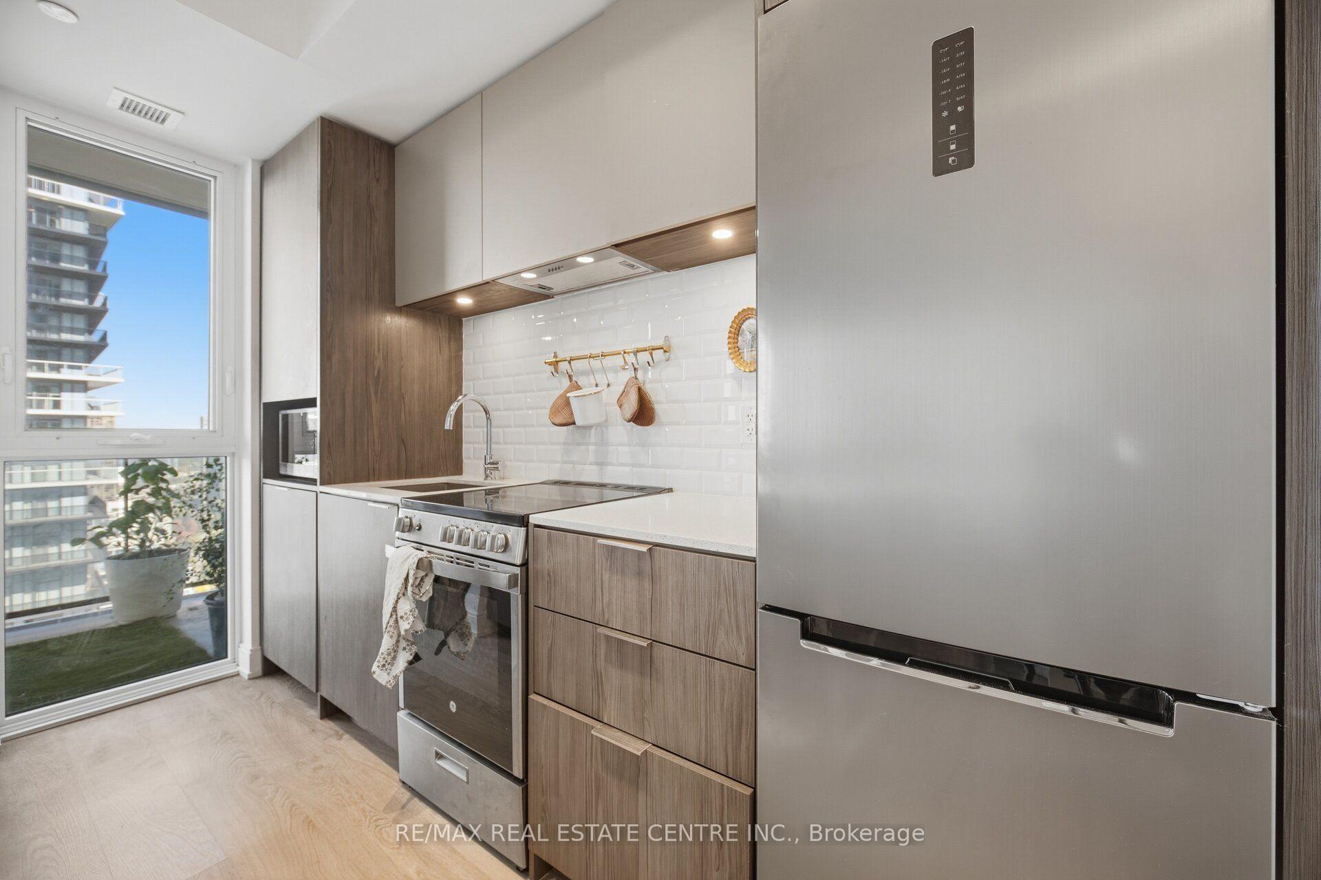 Photo 9 of Unit 3203, 70 Annie Craig Drive, Etobicoke, Mimico — HOMEH