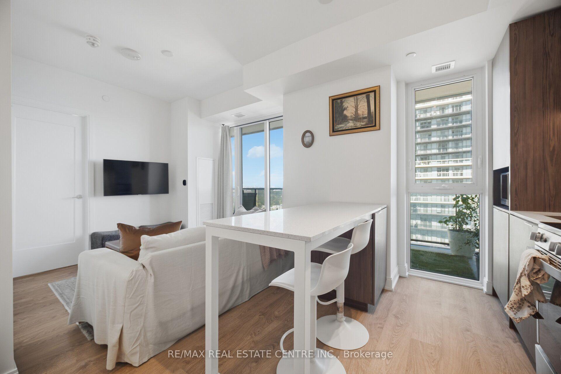 Photo 10 of Unit 3203, 70 Annie Craig Drive, Etobicoke, Mimico — HOMEH