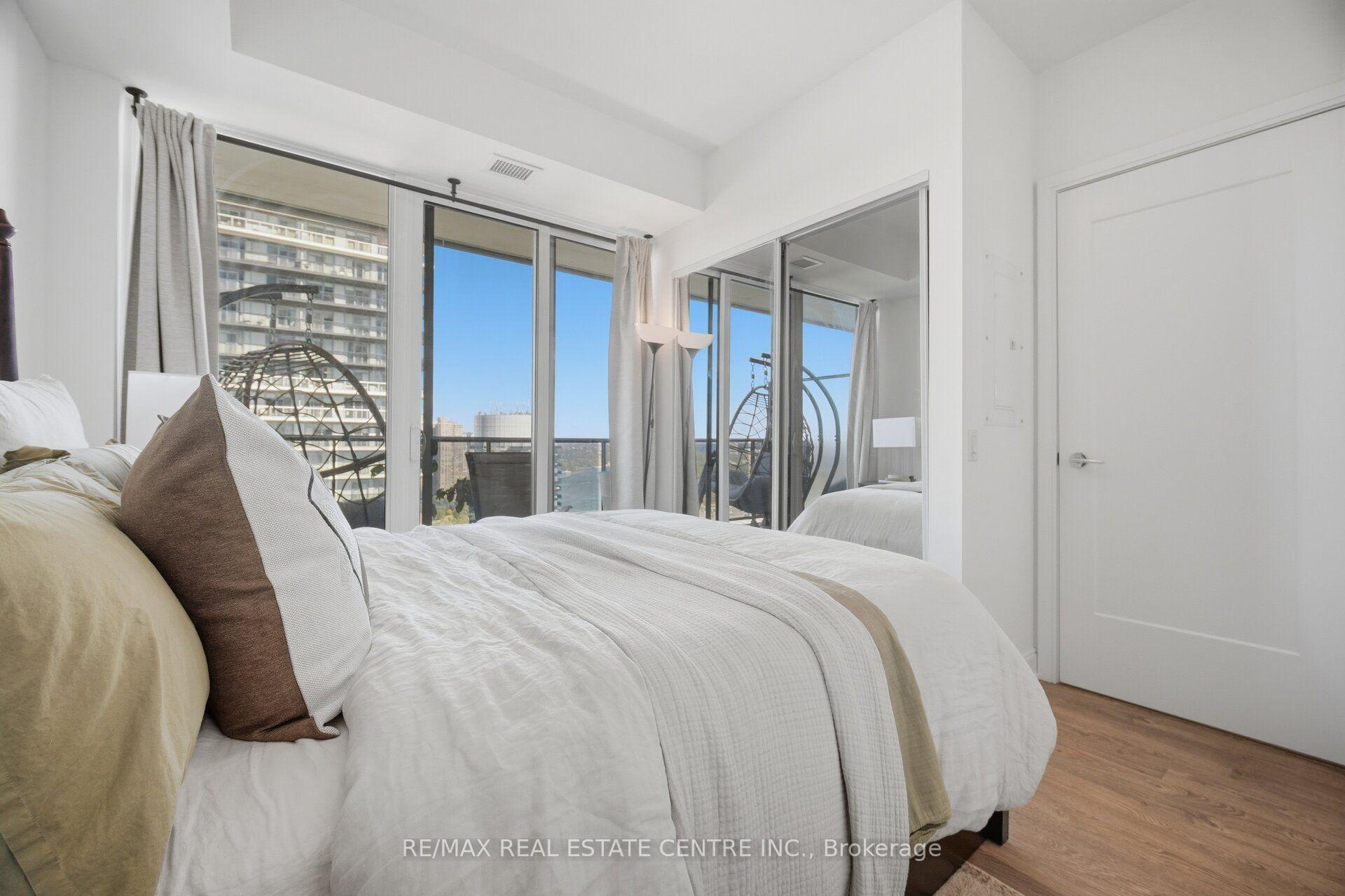 Photo 17 of Unit 3203, 70 Annie Craig Drive, Etobicoke, Mimico — HOMEH