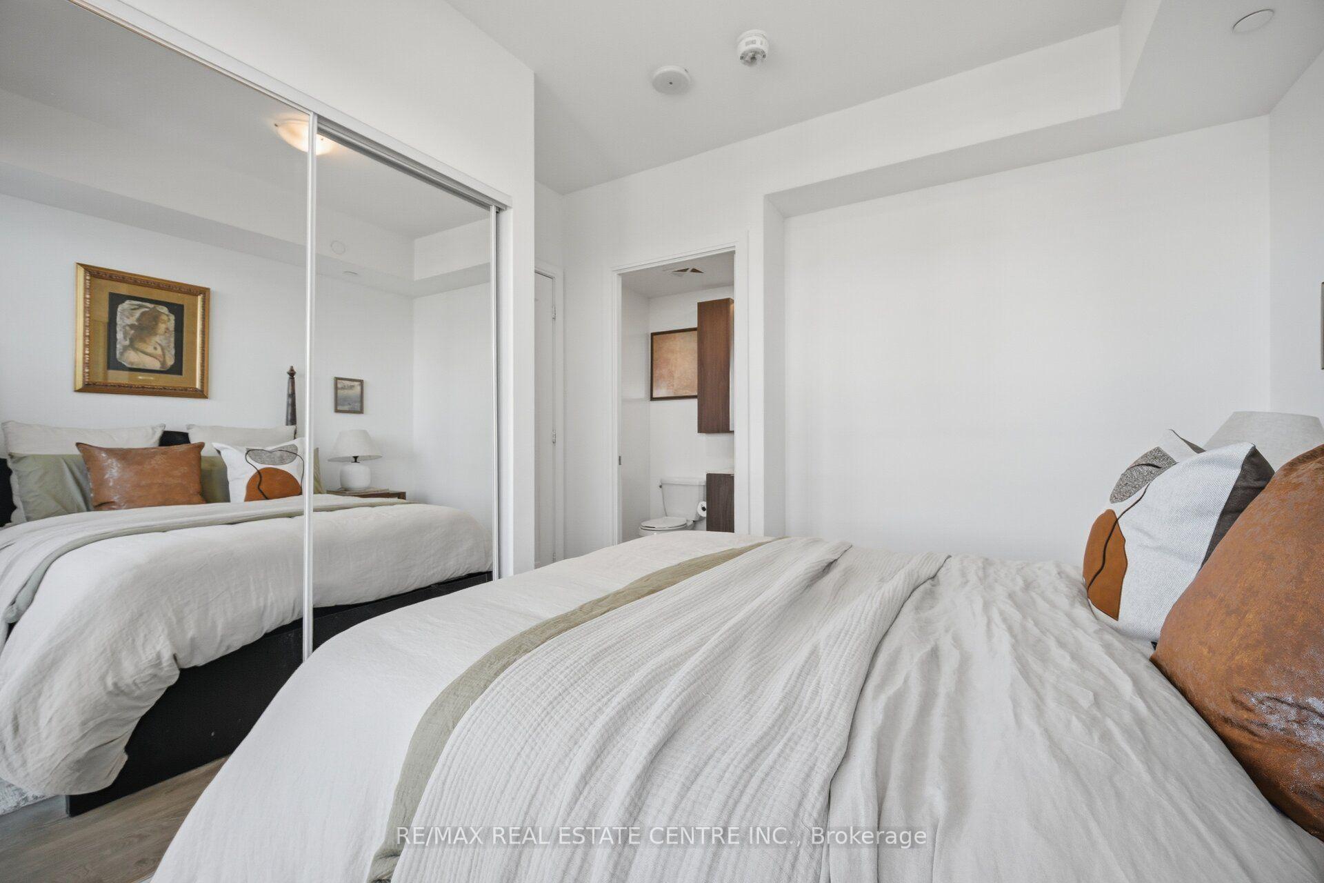 Photo 18 of Unit 3203, 70 Annie Craig Drive, Etobicoke, Mimico — HOMEH