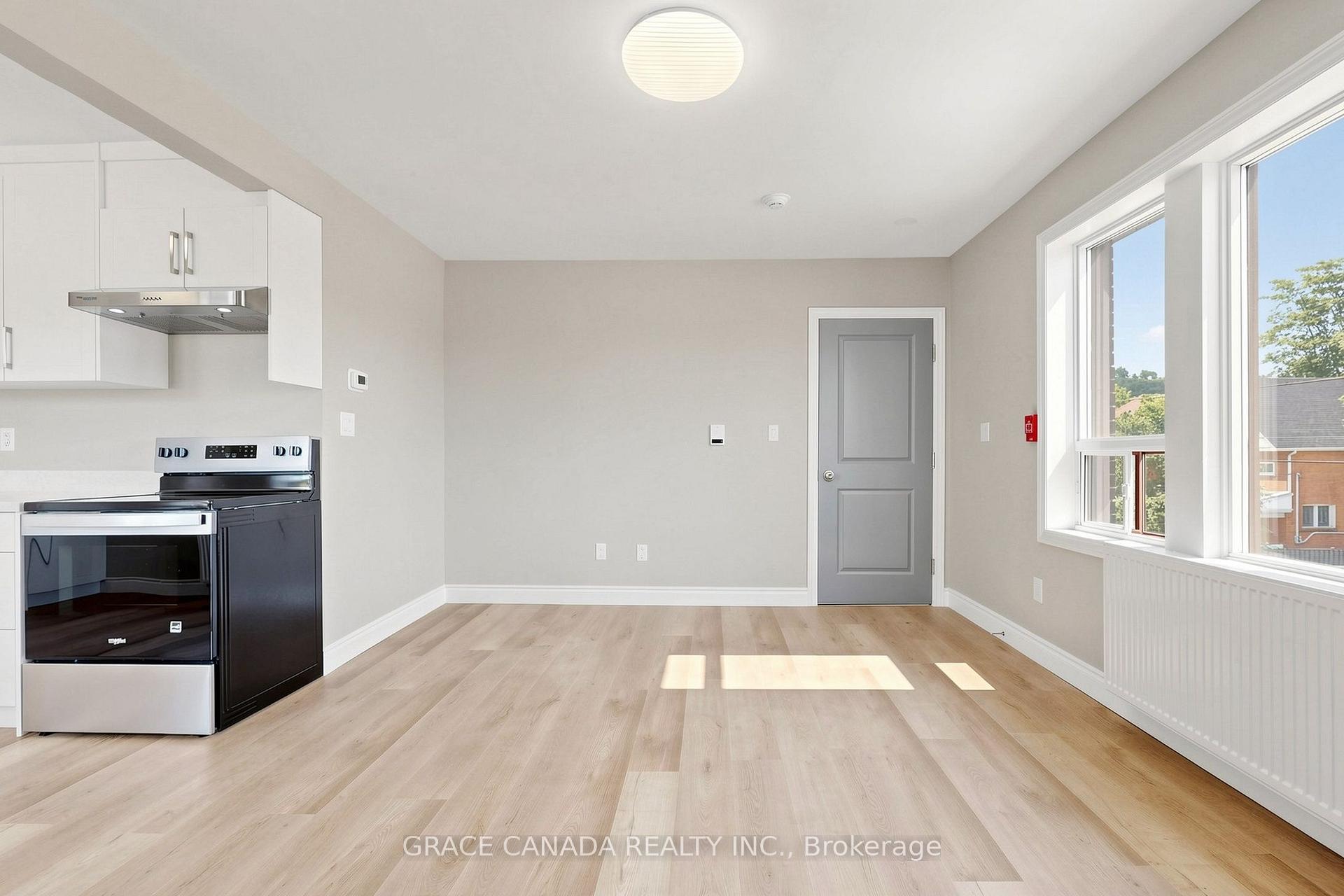 Photo 4 of Unit Unit 8, 71 Sanford Avenue S, Hamilton, St. Clair — HOMEH
