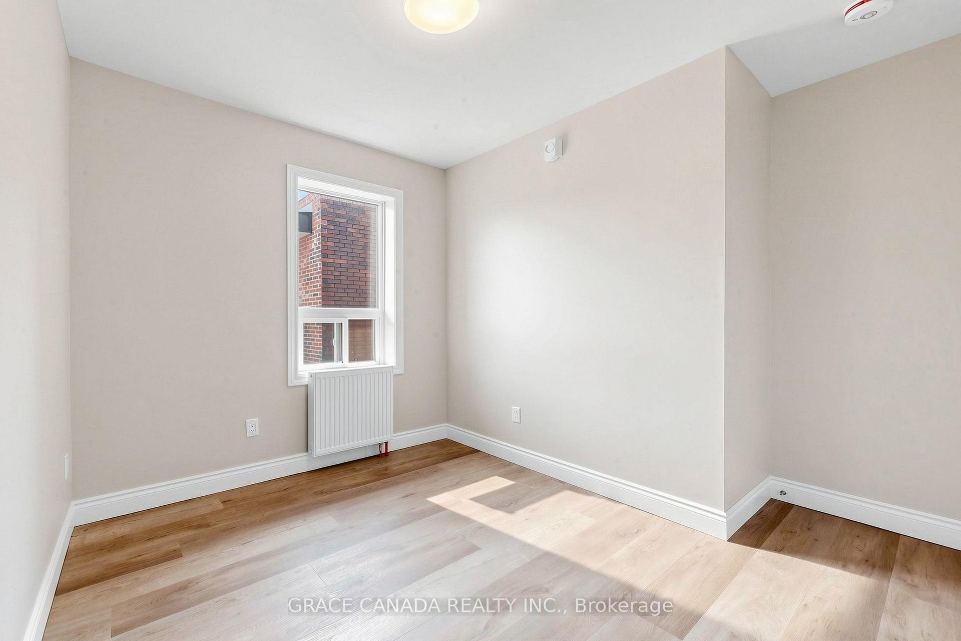 Photo 11 of Unit Unit 8, 71 Sanford Avenue S, Hamilton, St. Clair — HOMEH