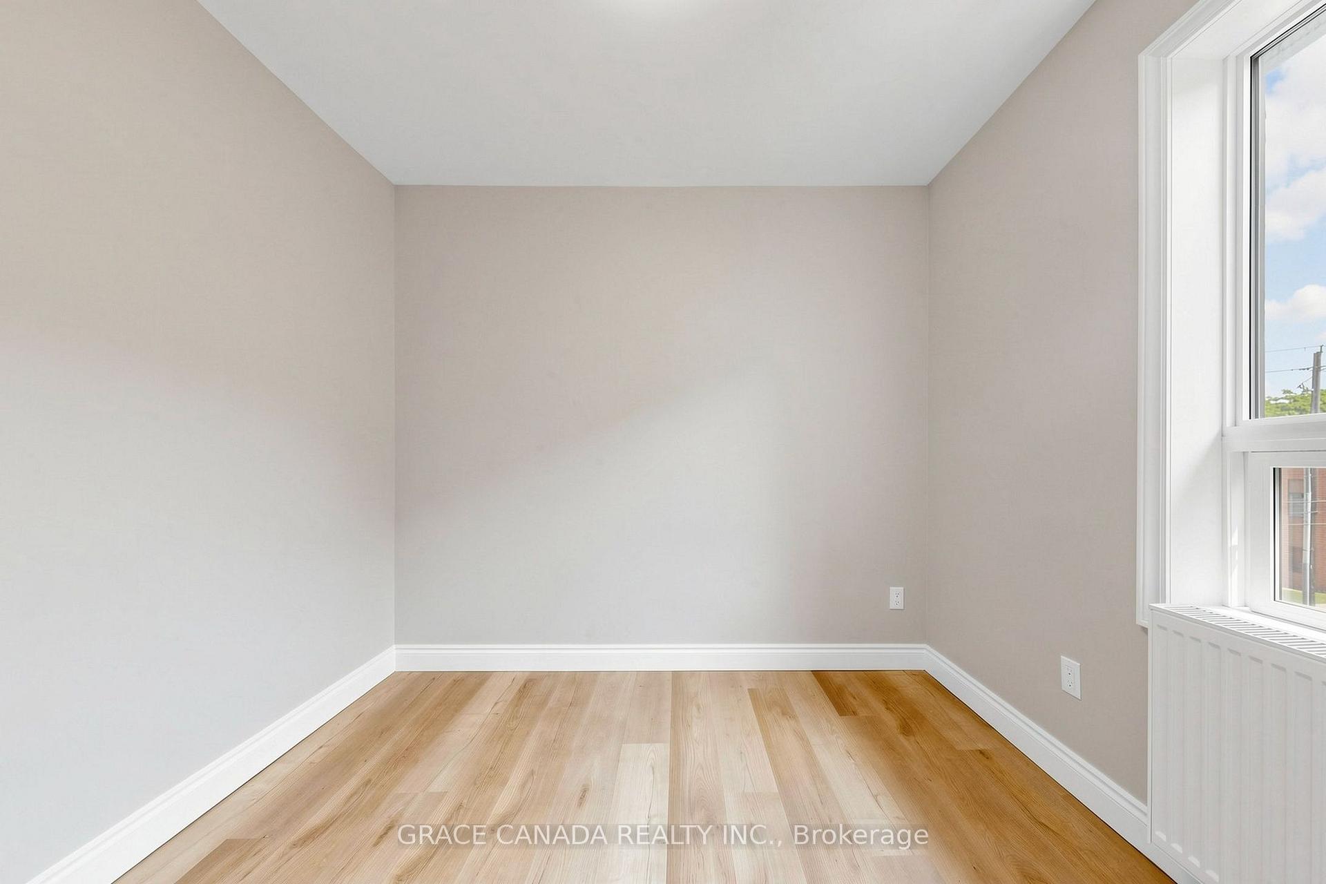 Photo 13 of Unit Unit 8, 71 Sanford Avenue S, Hamilton, St. Clair — HOMEH