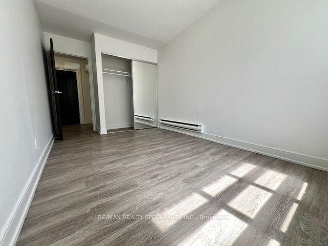 Photo 4 of Unit 903, 100 Gloucester Street W, Toronto, Church-Yonge Corridor — HOMEH